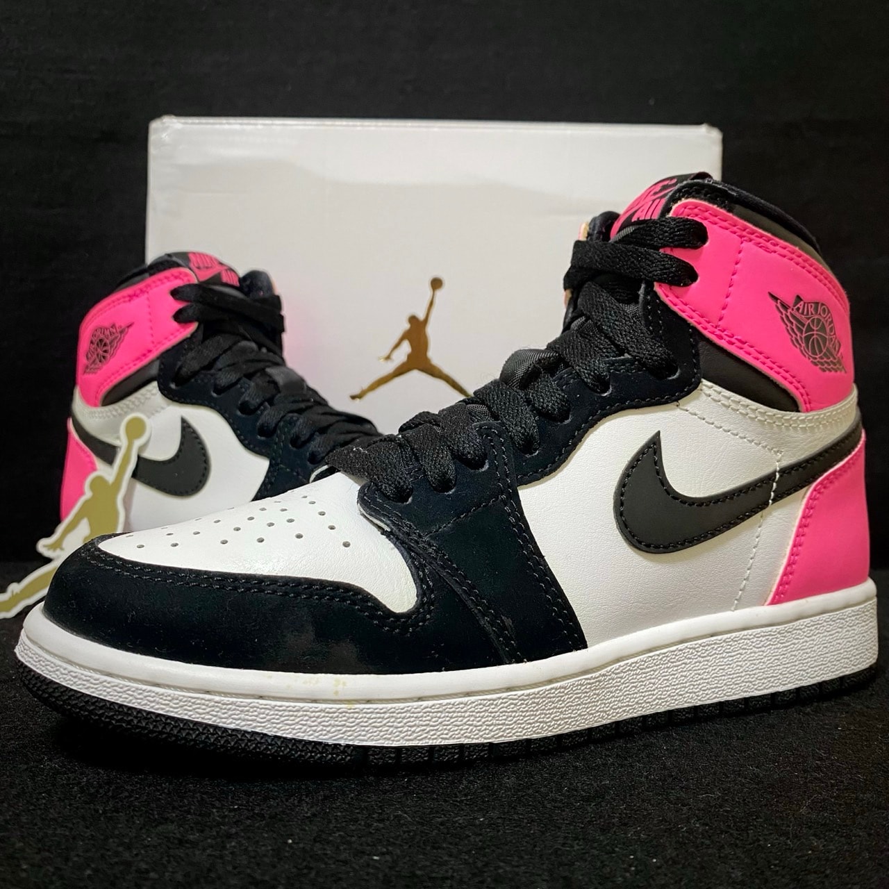 Nike Air Jordan 1 Retro High "Valentine's Day" (2017)