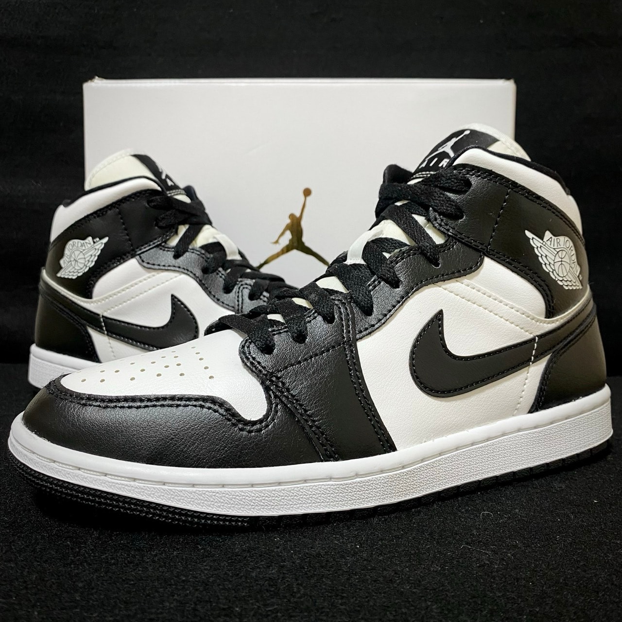 Nike Women's Air Jordan 1 Mid "Black/White"