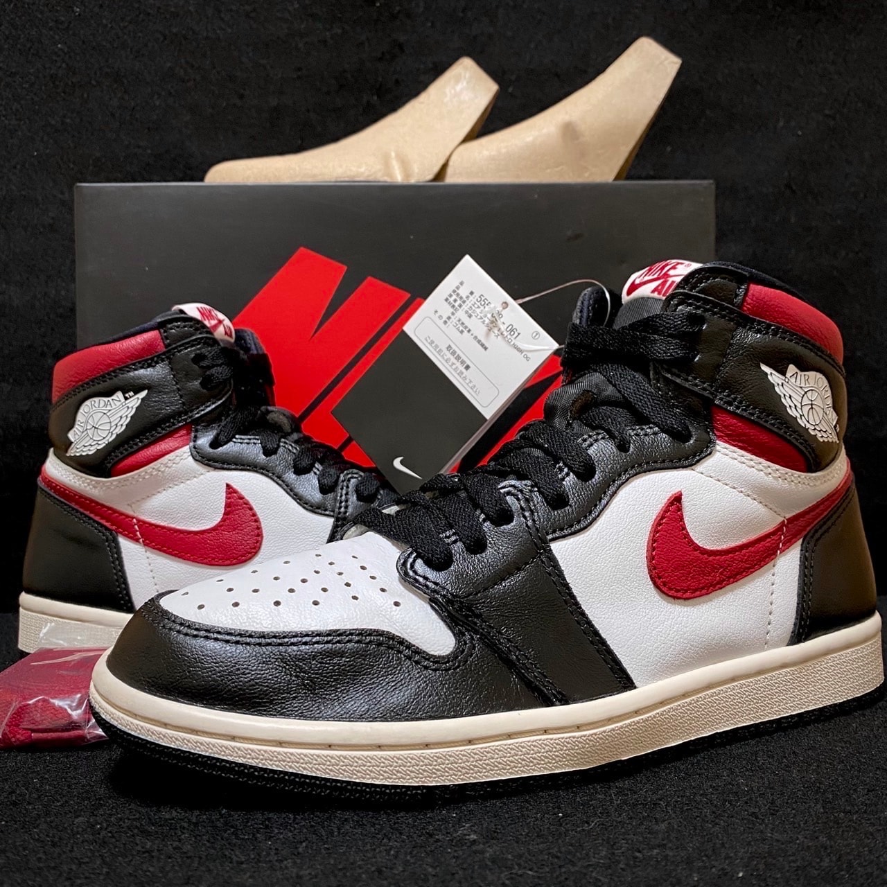 Nike Air Jordan 1 Retro High "Black/White/Sail/Gym Red"
