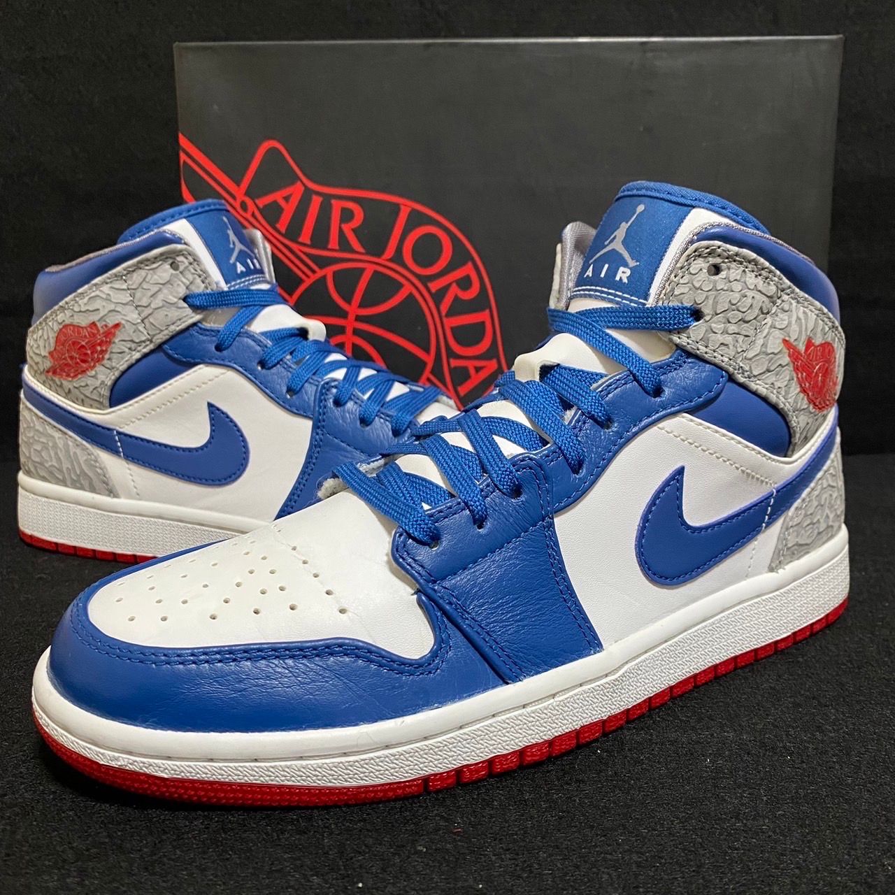 NIKE AIR JORDAN 1 RETRO MID TRUE BLUE