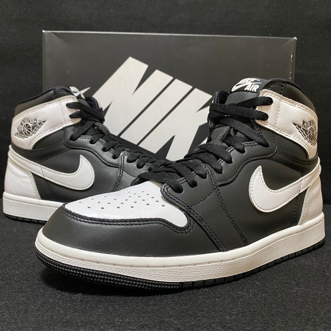 Nike Air Jordan 1 Retro High OG "Black/White"