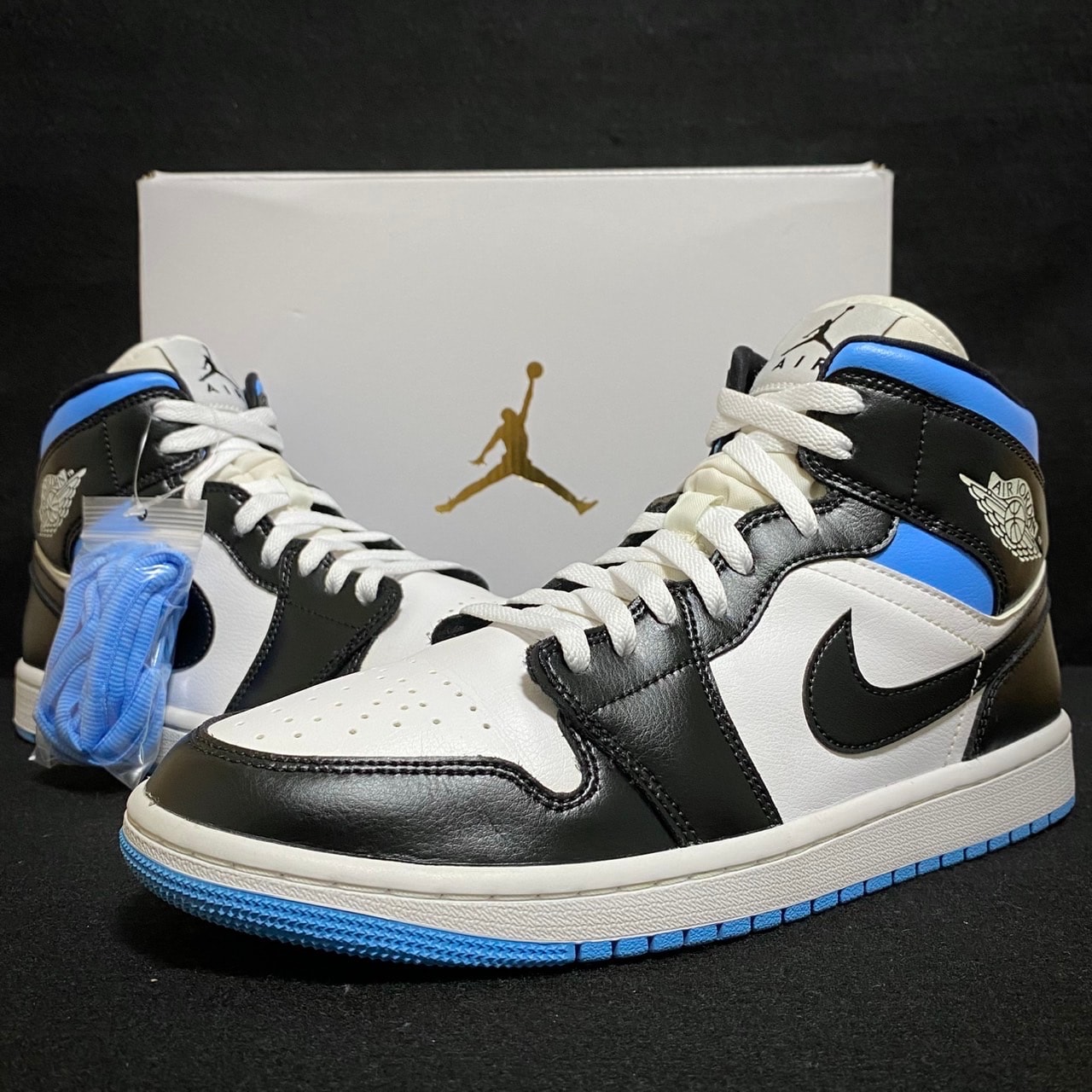 ナイキ ウィメンズ エアジョーダン1 ミッド 