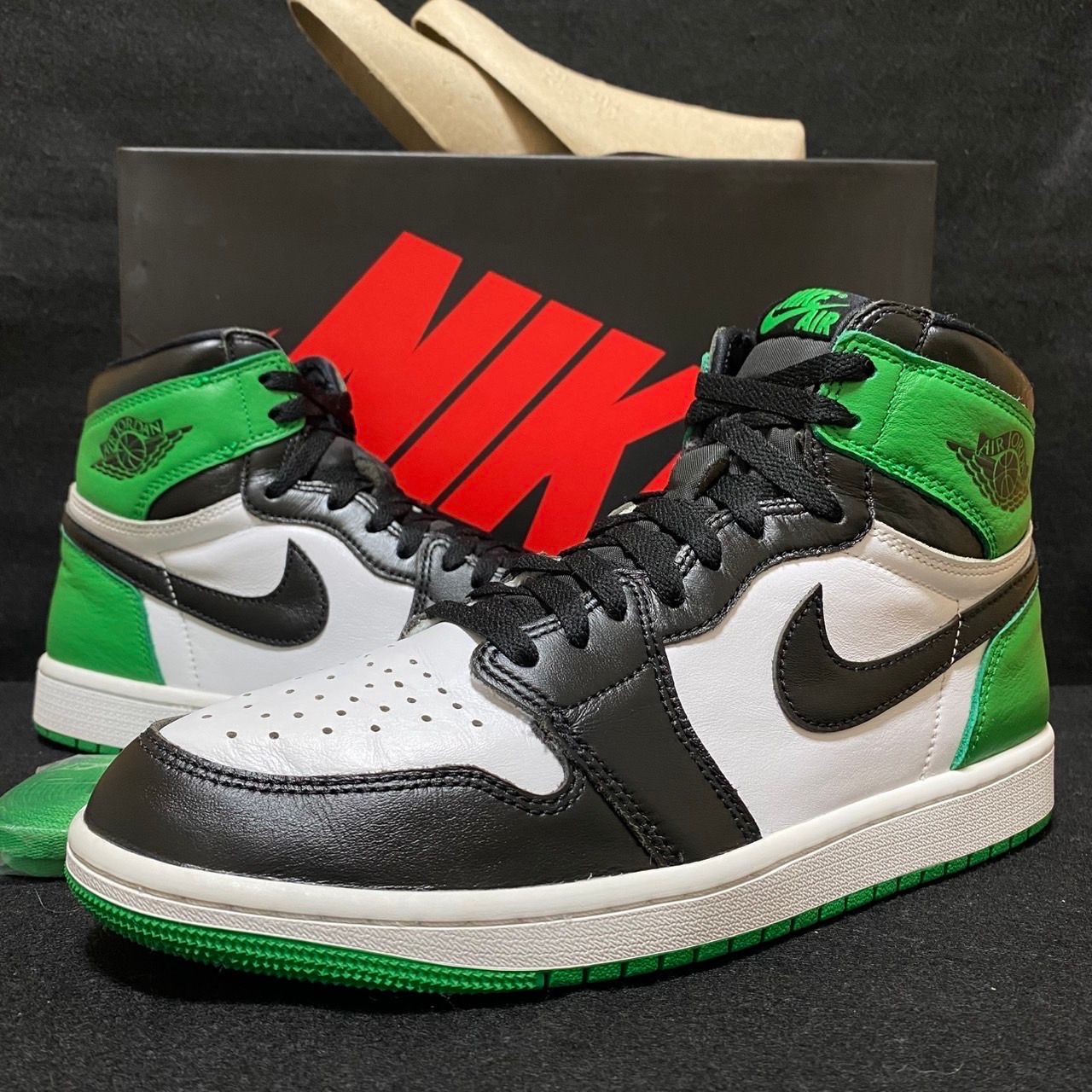 Nike Air Jordan 1 Retro High OG "Celtics/Black and Lucky Green" (2023)