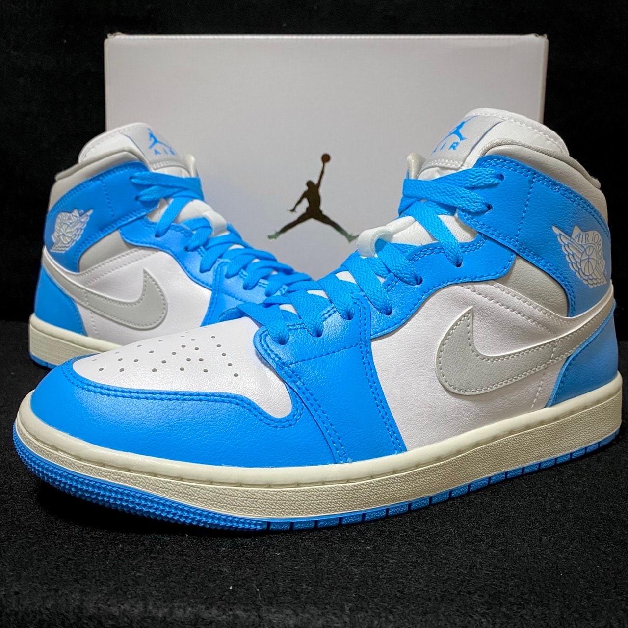 Nike Women's Air Jordan 1 Mid "Dark Powder Blue"