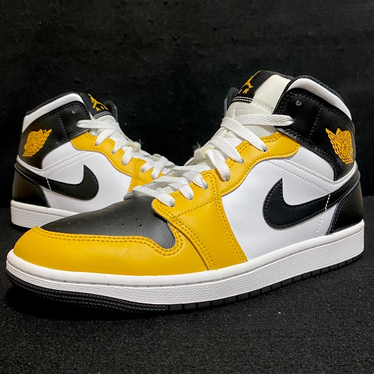 Nike Air Jordan 1 Mid "Yellow Ochre"