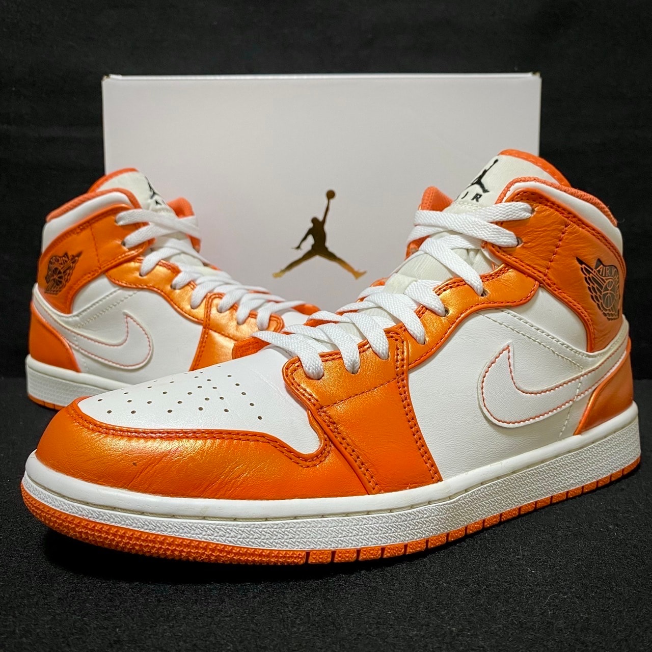 ナイキ エアジョーダン1 ミッド 