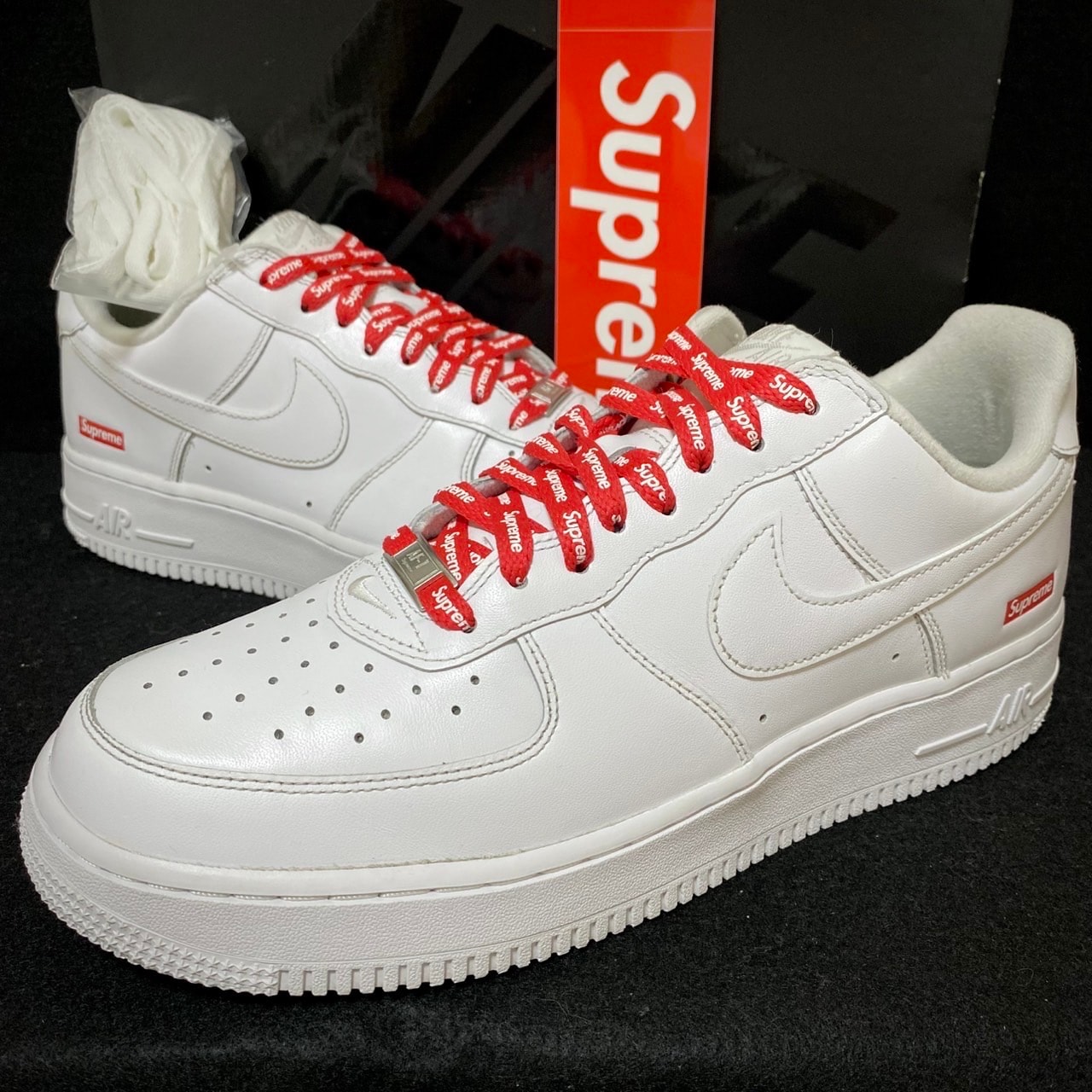 Supreme × Nike Air Force 1 Low "White"
