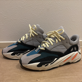 アディダス イージーブースト700 "ウェーブランナー"