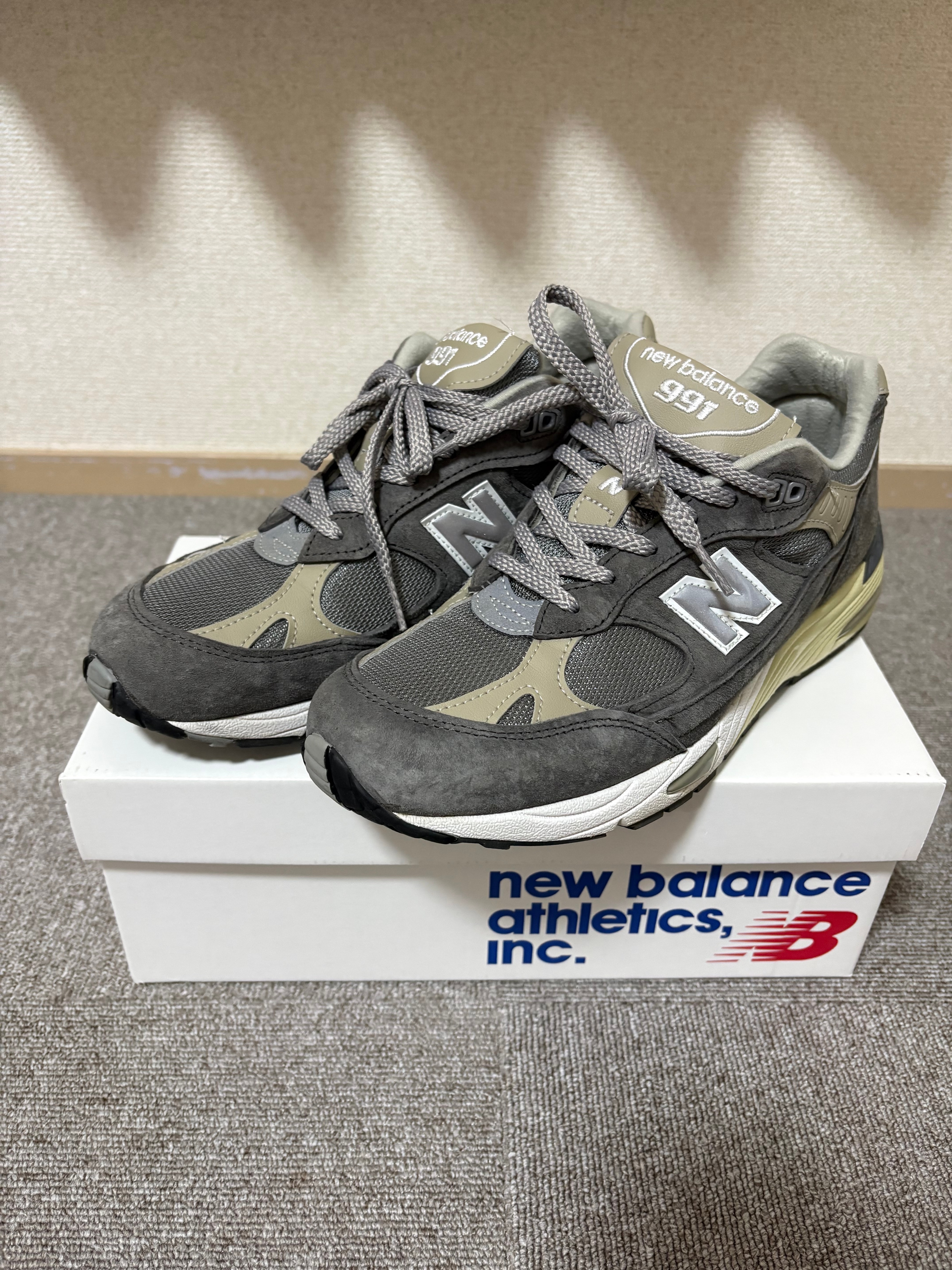 New Balance Women's 991 "Grey/White"