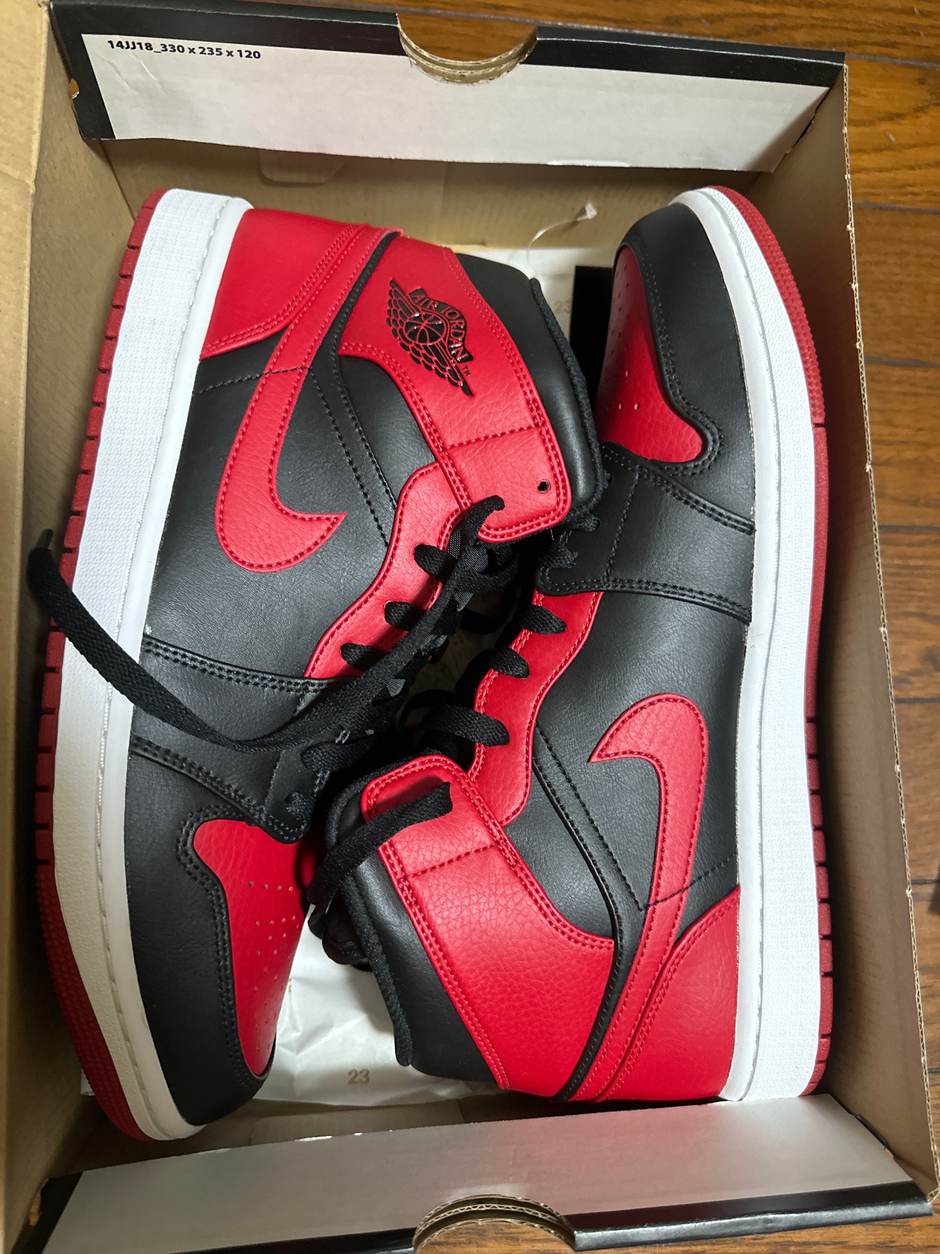Nike Air Jordan 1 Mid "Bred"
