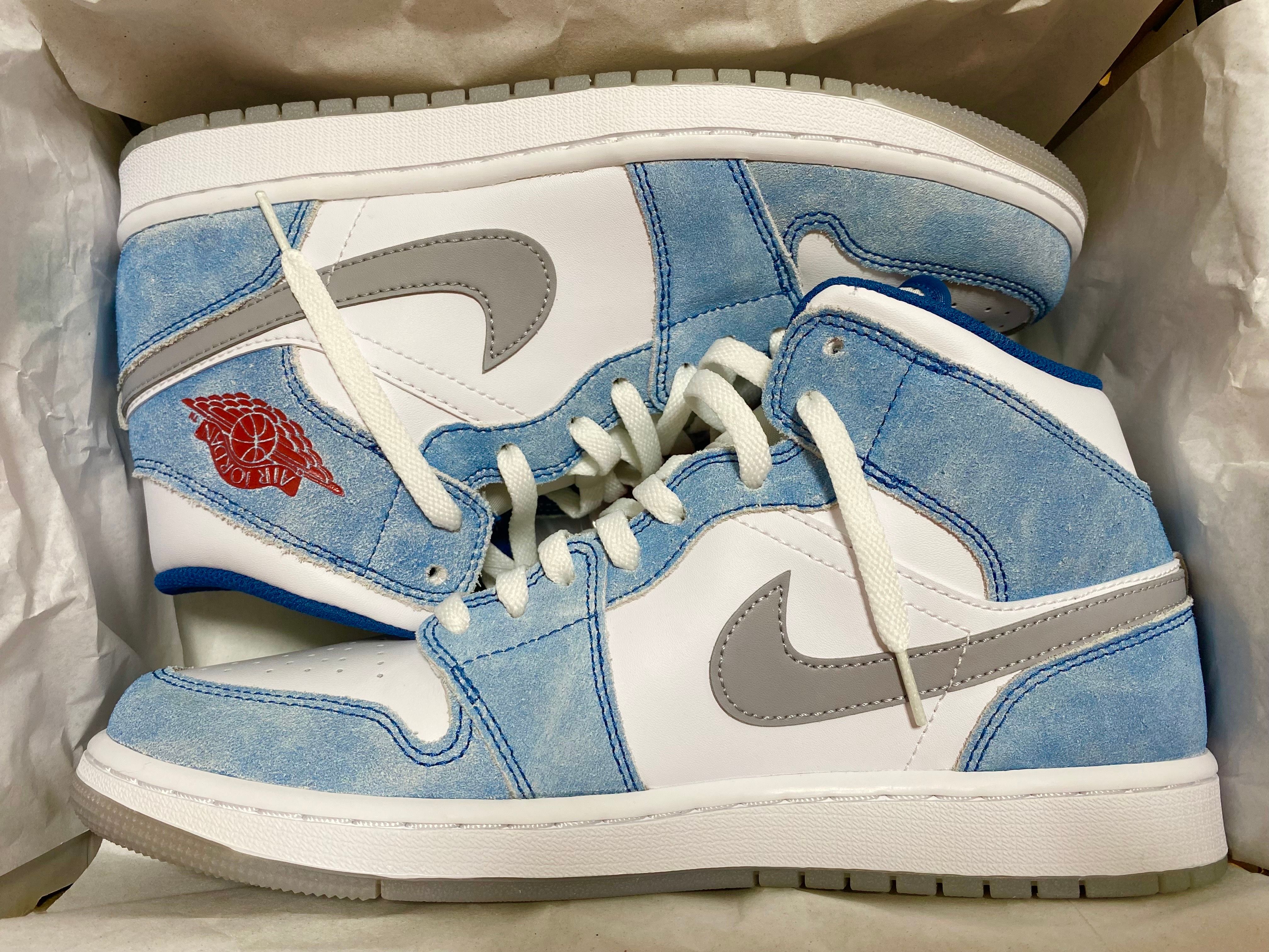 Nike Air Jordan 1 Mid SE "White/Hyper Royal/Red"