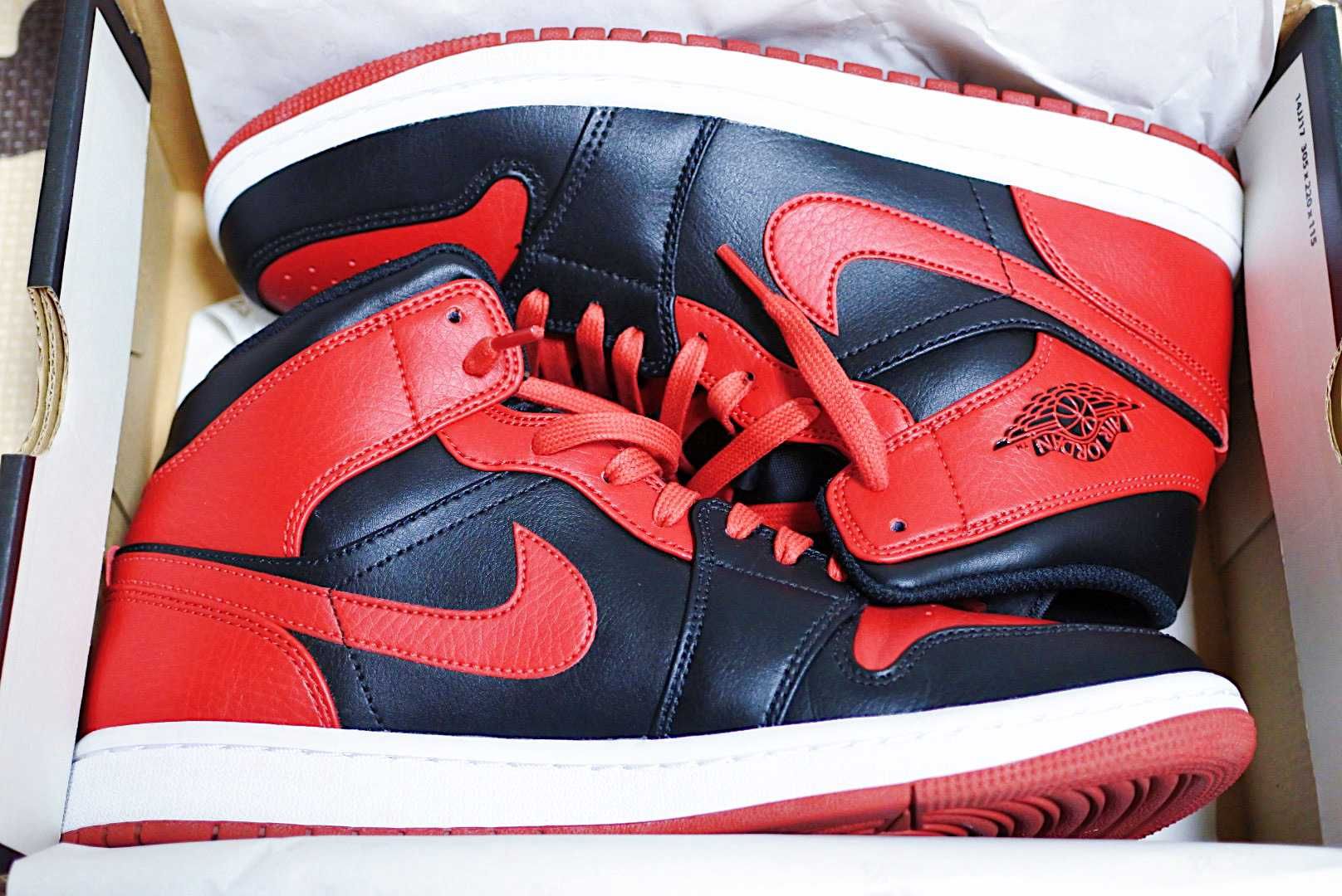 Nike Air Jordan 1 Mid "Bred"