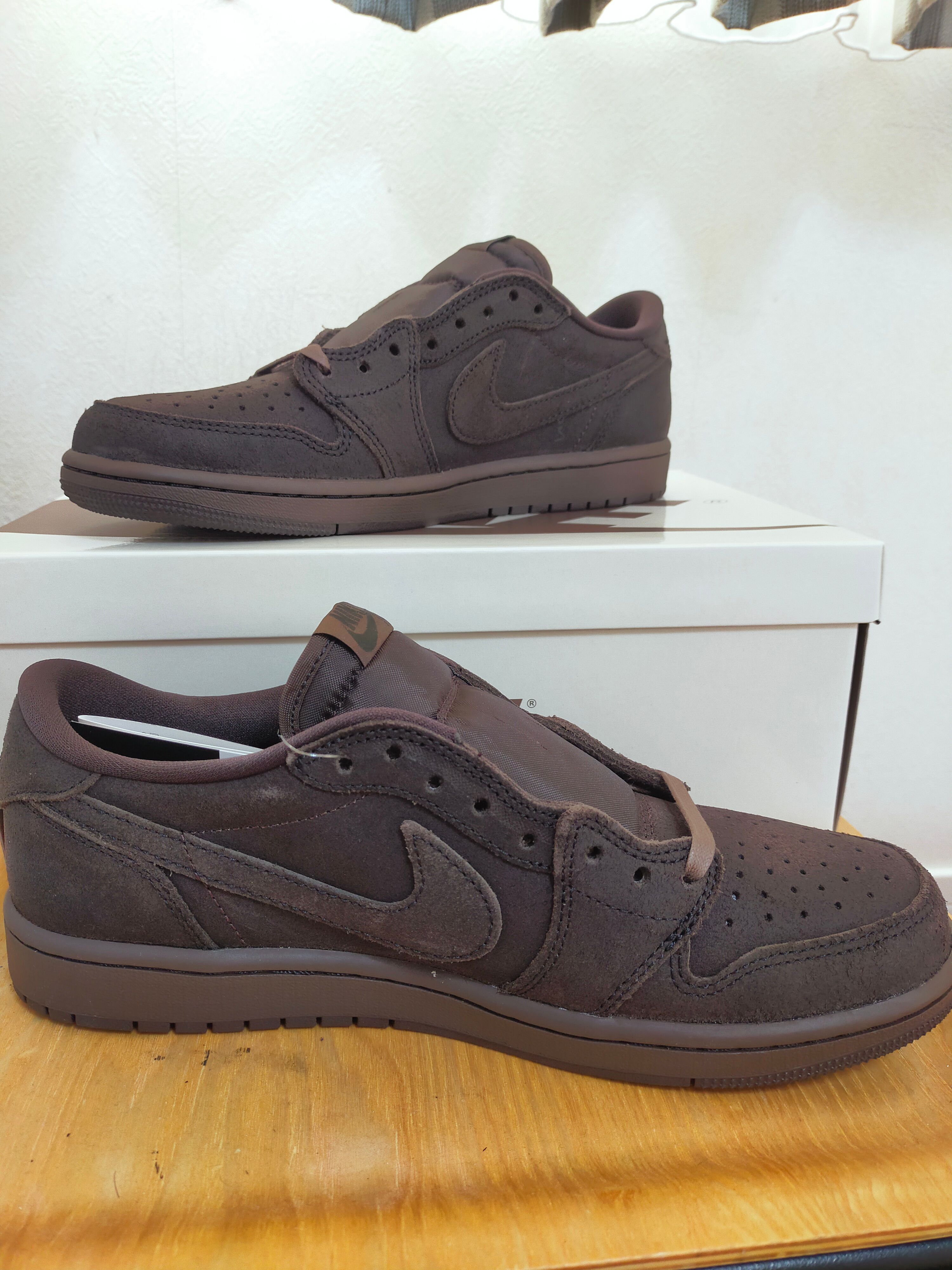 Travis Scott × Nike Air Jordan 1 Low OG SP "Velvet Brown and Dark Mocha"