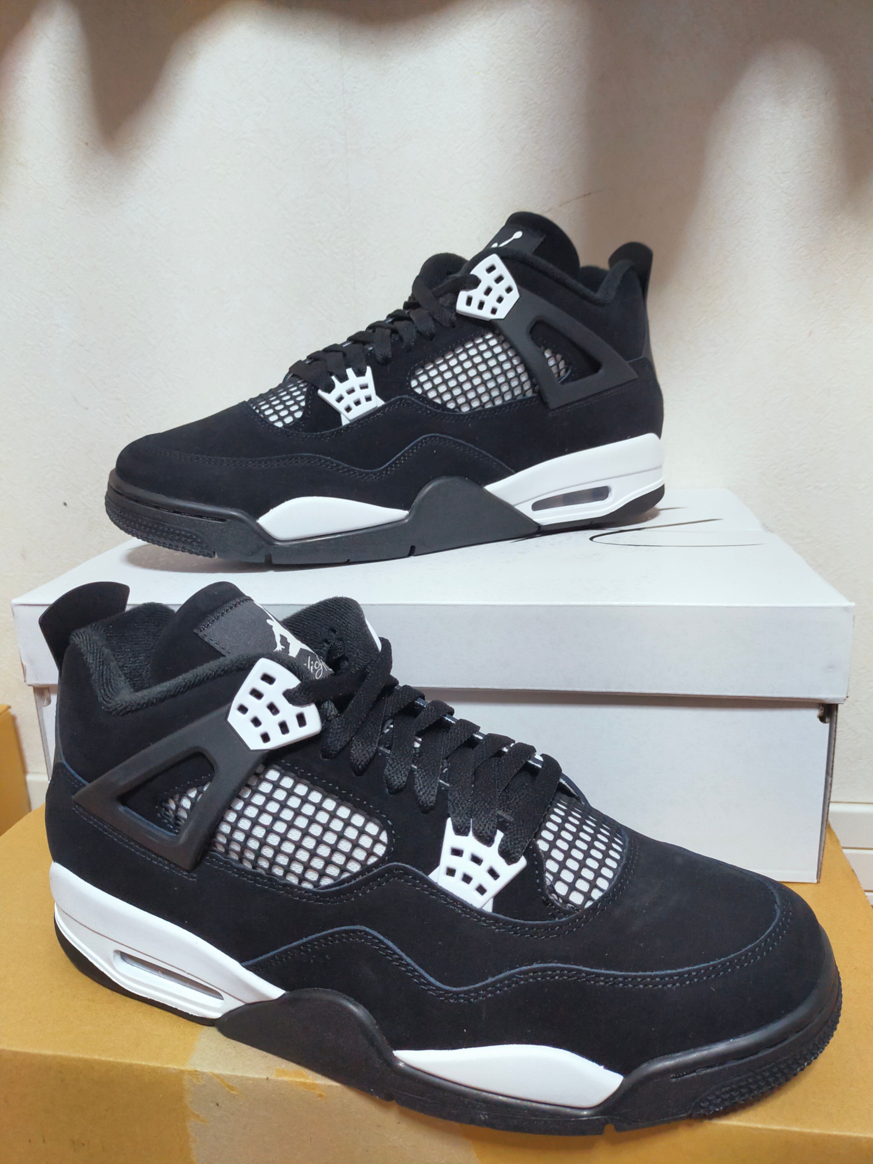 Nike Air Jordan 4 Retro "White Thunder"