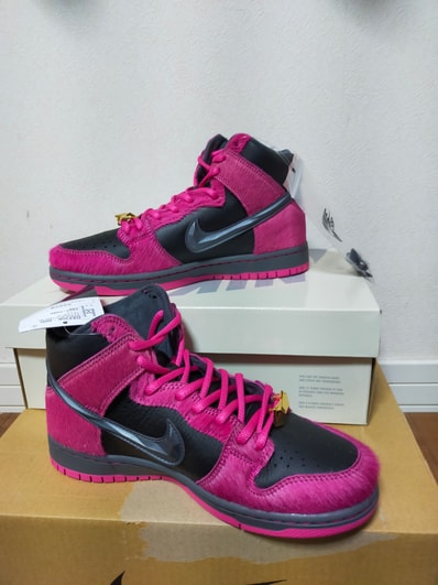 Run The Jewels × Nike SB Dunk High "Active Pink and Black"