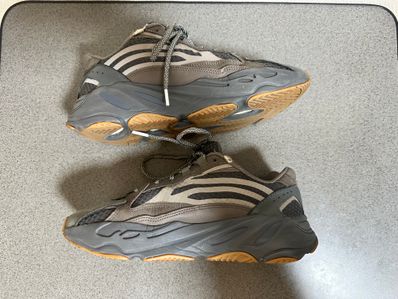 ADIDAS ORIGINALS YEEZY BOOST 700 V2 "GEODE"