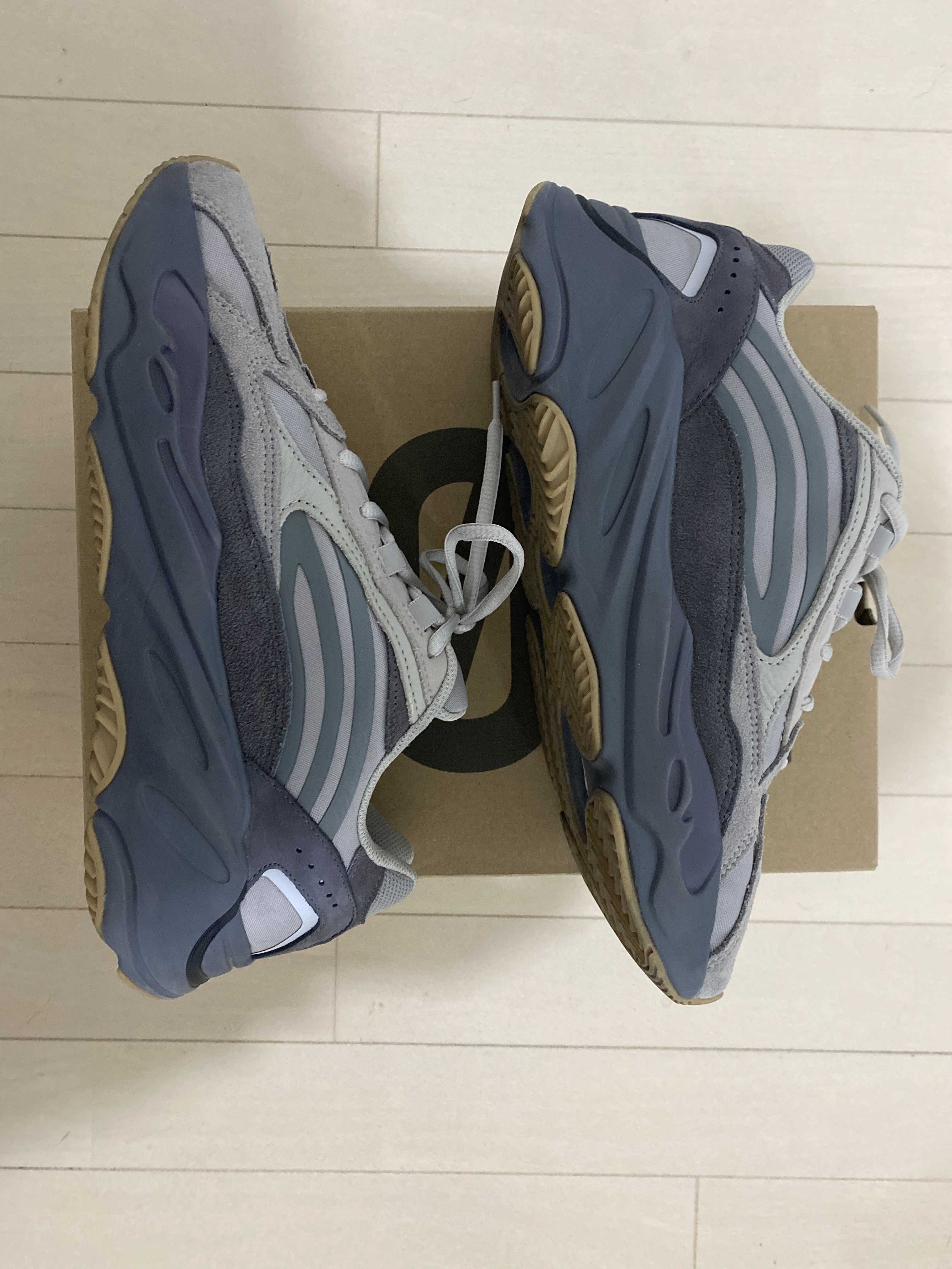adidas YEEZY Boost 700 V2 "Tephra"