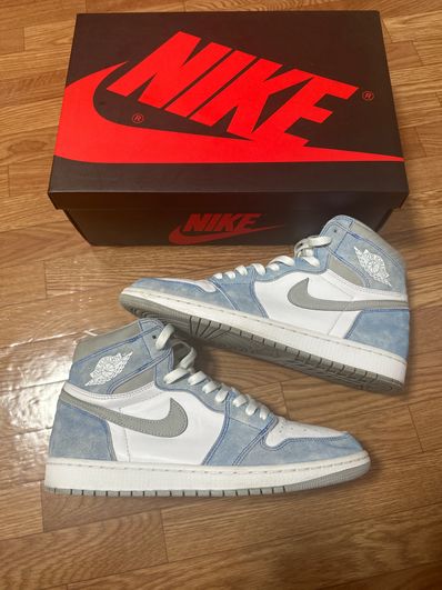 Nike Air Jordan 1 High OG "Hyper Royal"