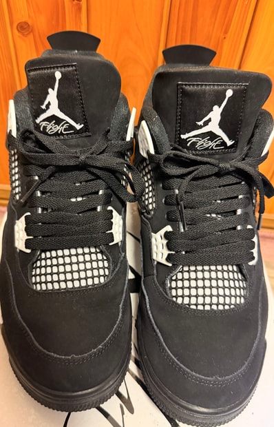 Nike Air Jordan 4 Retro "White Thunder"