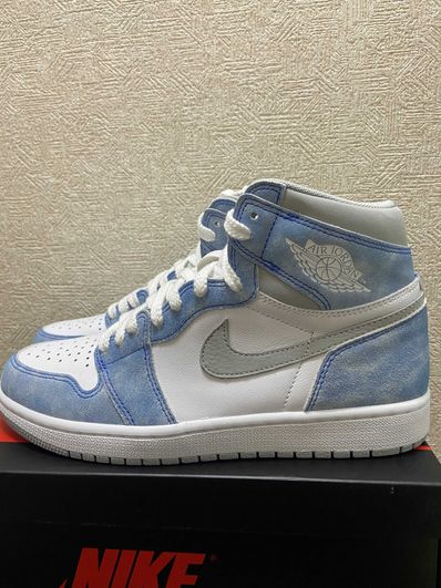 Nike Air Jordan 1 High OG "Hyper Royal"