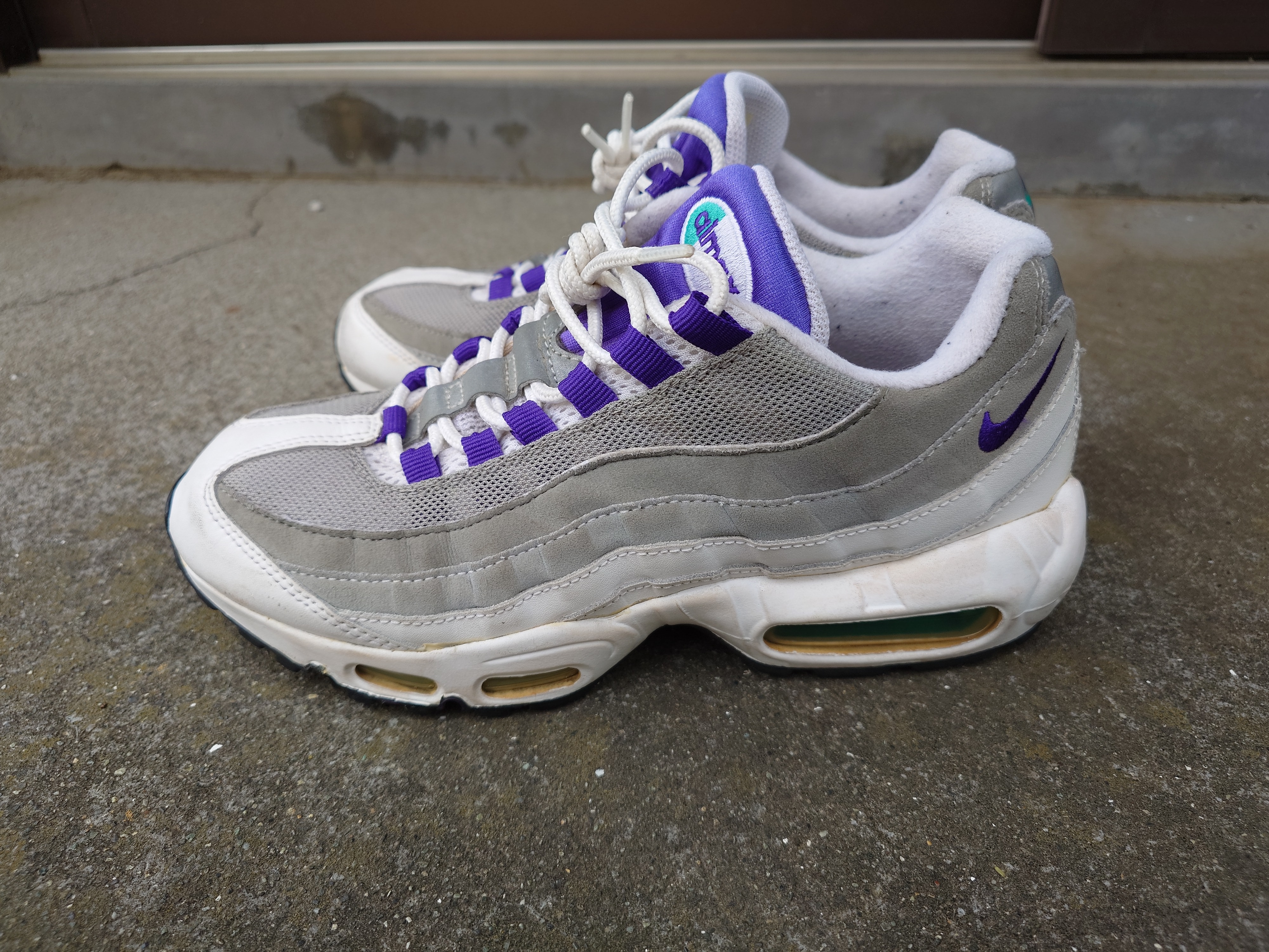 Nike Air Max 95 Original "White/Court Purple/Emerald Green/Wolf Grey" (2015)