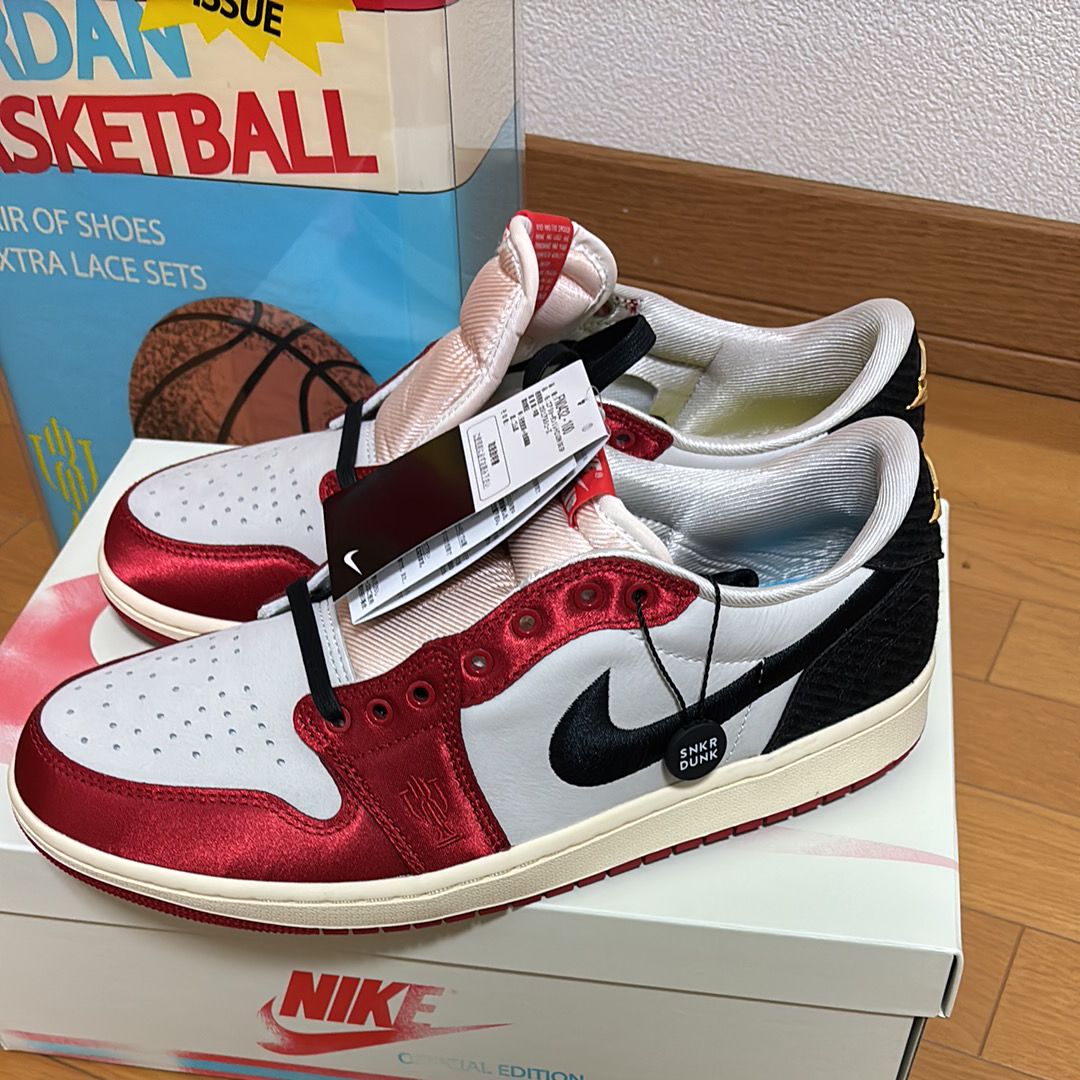 Trophy Room × Nike Air Jordan 1 Low OG "Sail and Varsity Red"