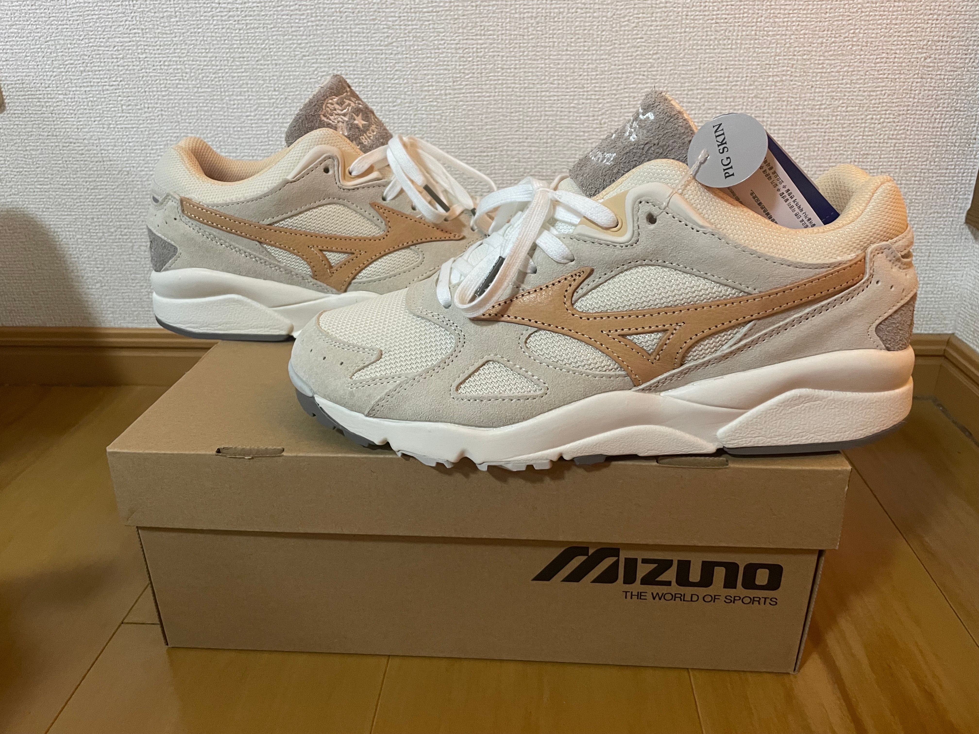 IL BISONTE × Mizuno Sky Medal "Beige"