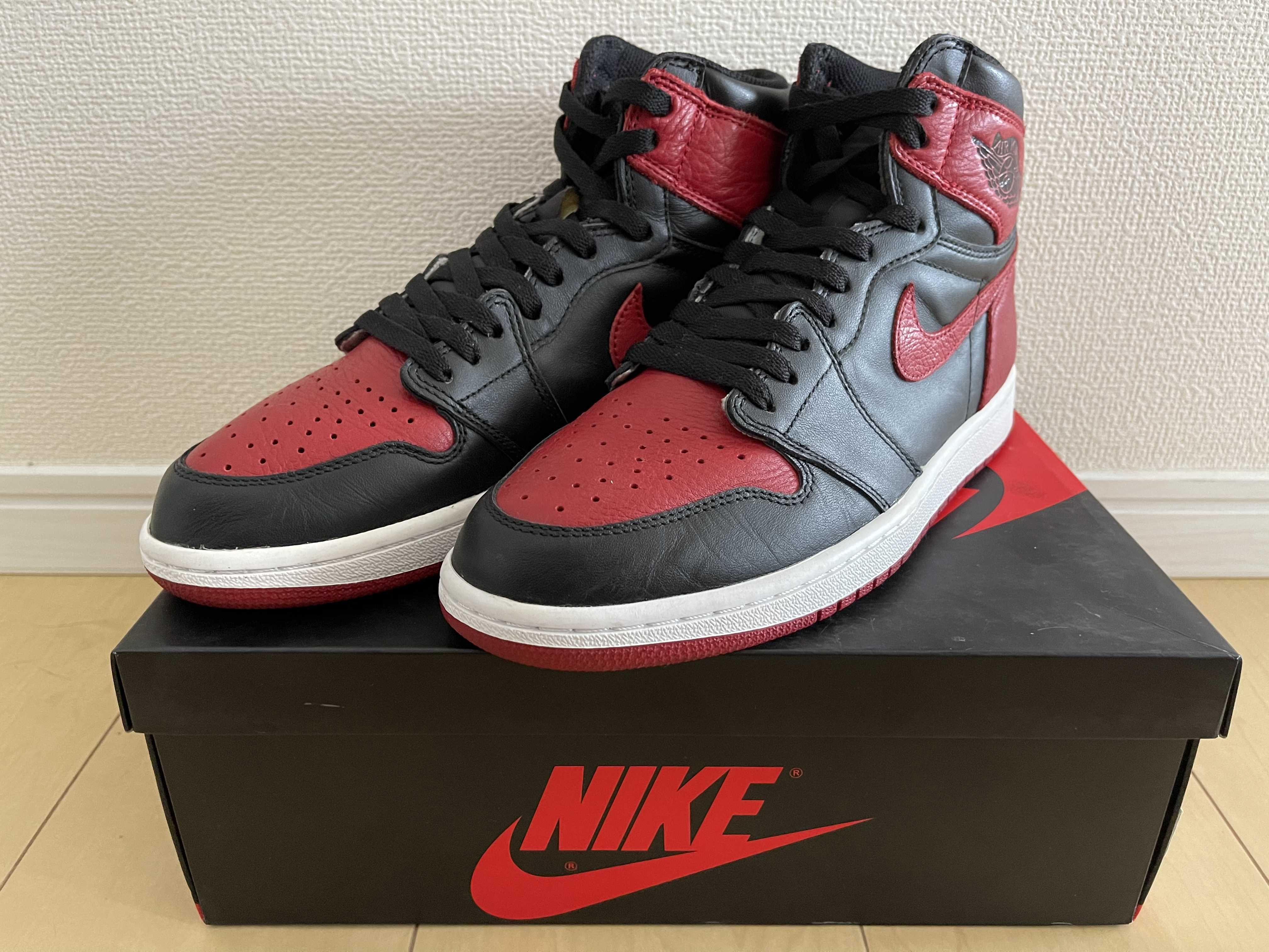 Nike Air Jordan 1 Retro High OG "Bred/Banned" (2016)