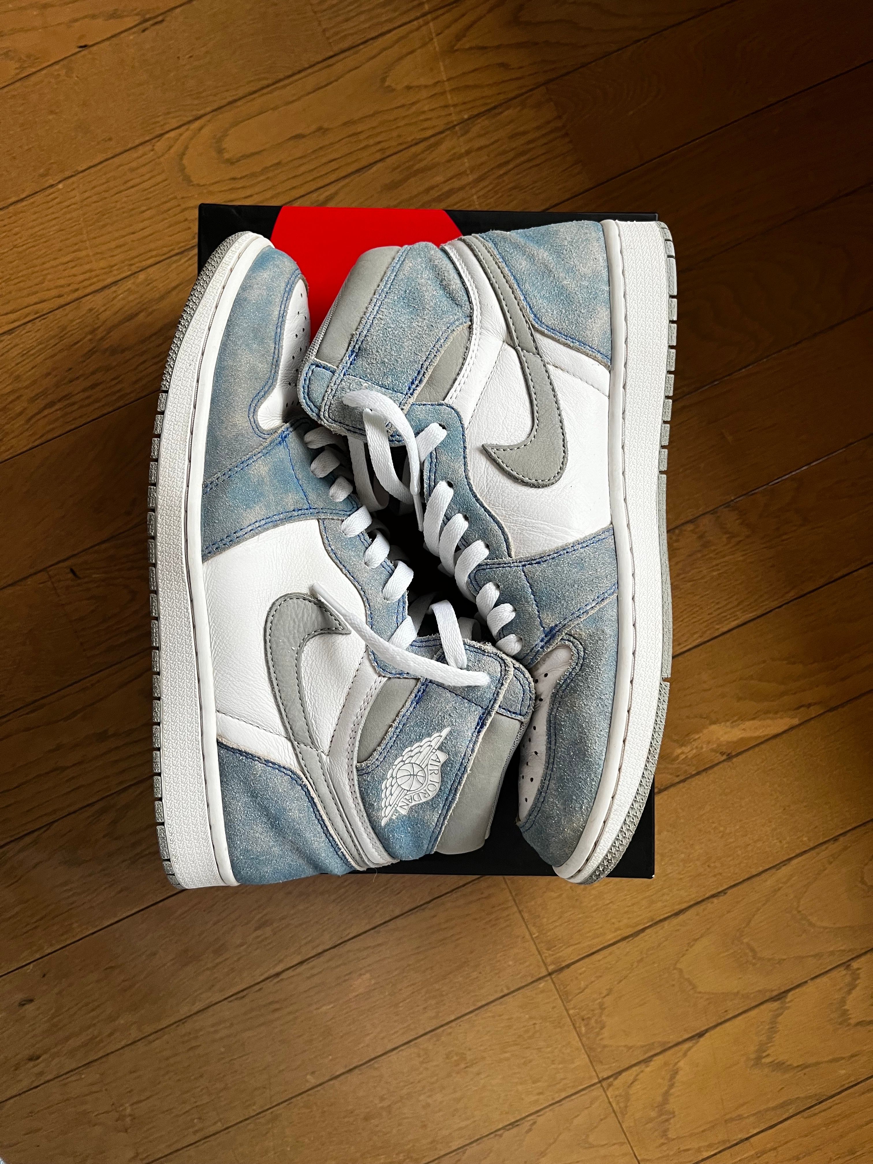 Nike Air Jordan 1 High OG "Hyper Royal"