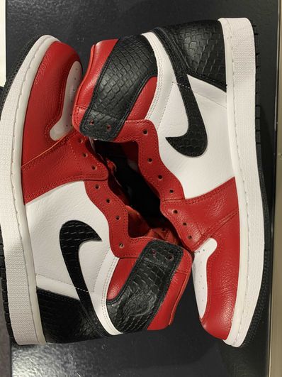 Nike Women's Air Jordan 1 High OG "Satin Red"