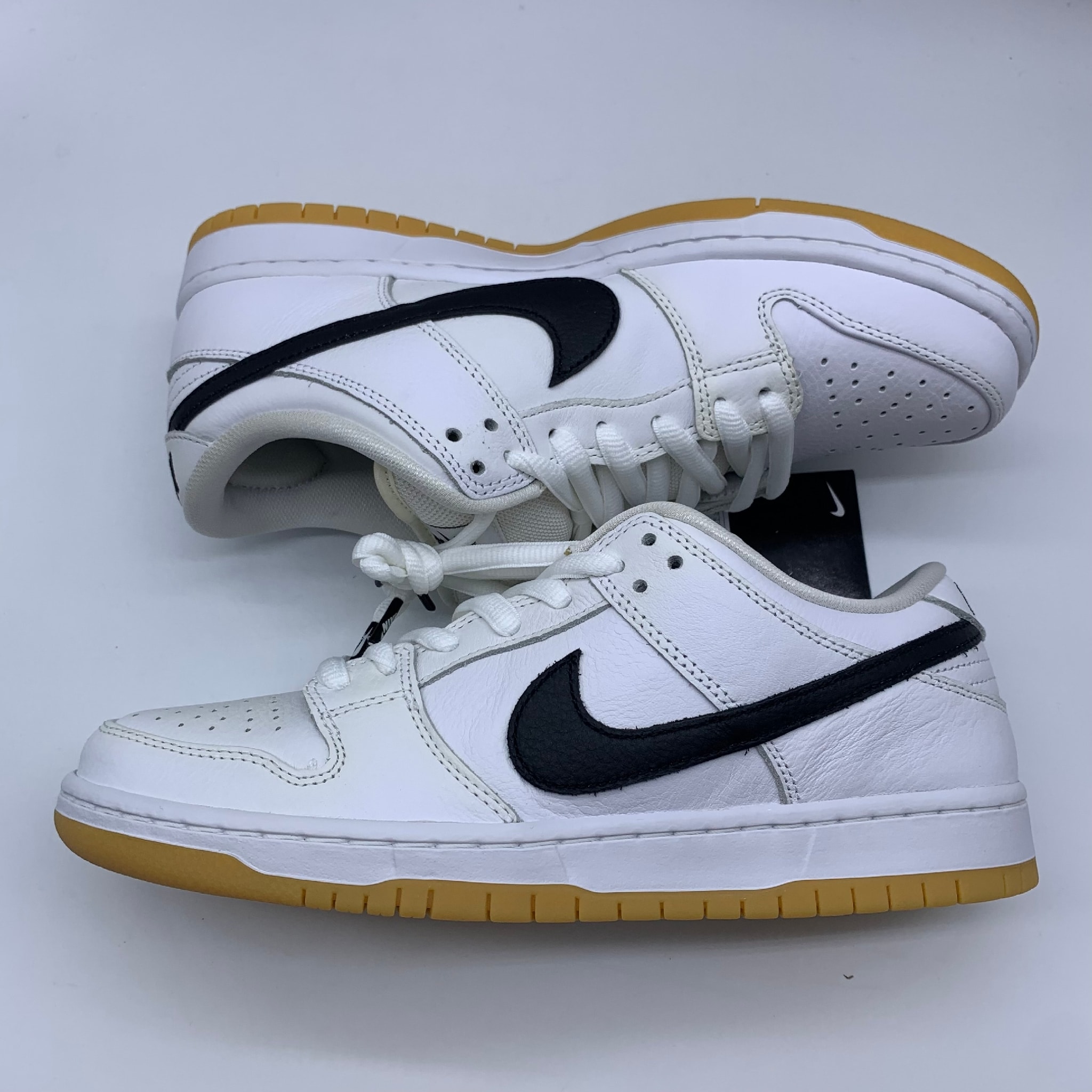 Nike SB Dunk Low Pro "White/Black-White-Gum Light Brown"