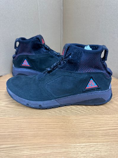 NIKE ACG RUCKEL RIDGE "BLACK HABANERO RED"