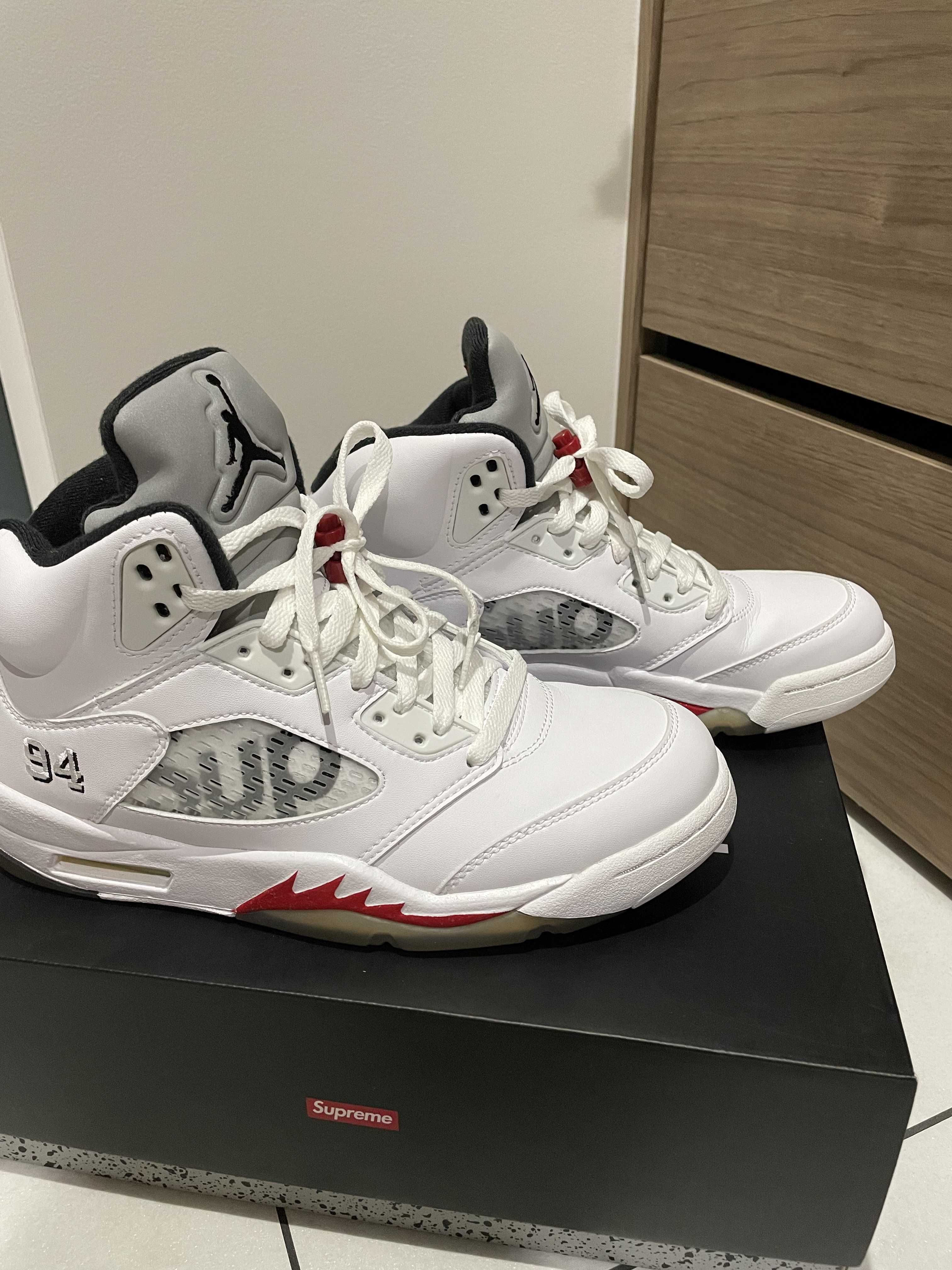 Supreme × Nike Air Jordan 5 Retro "White"