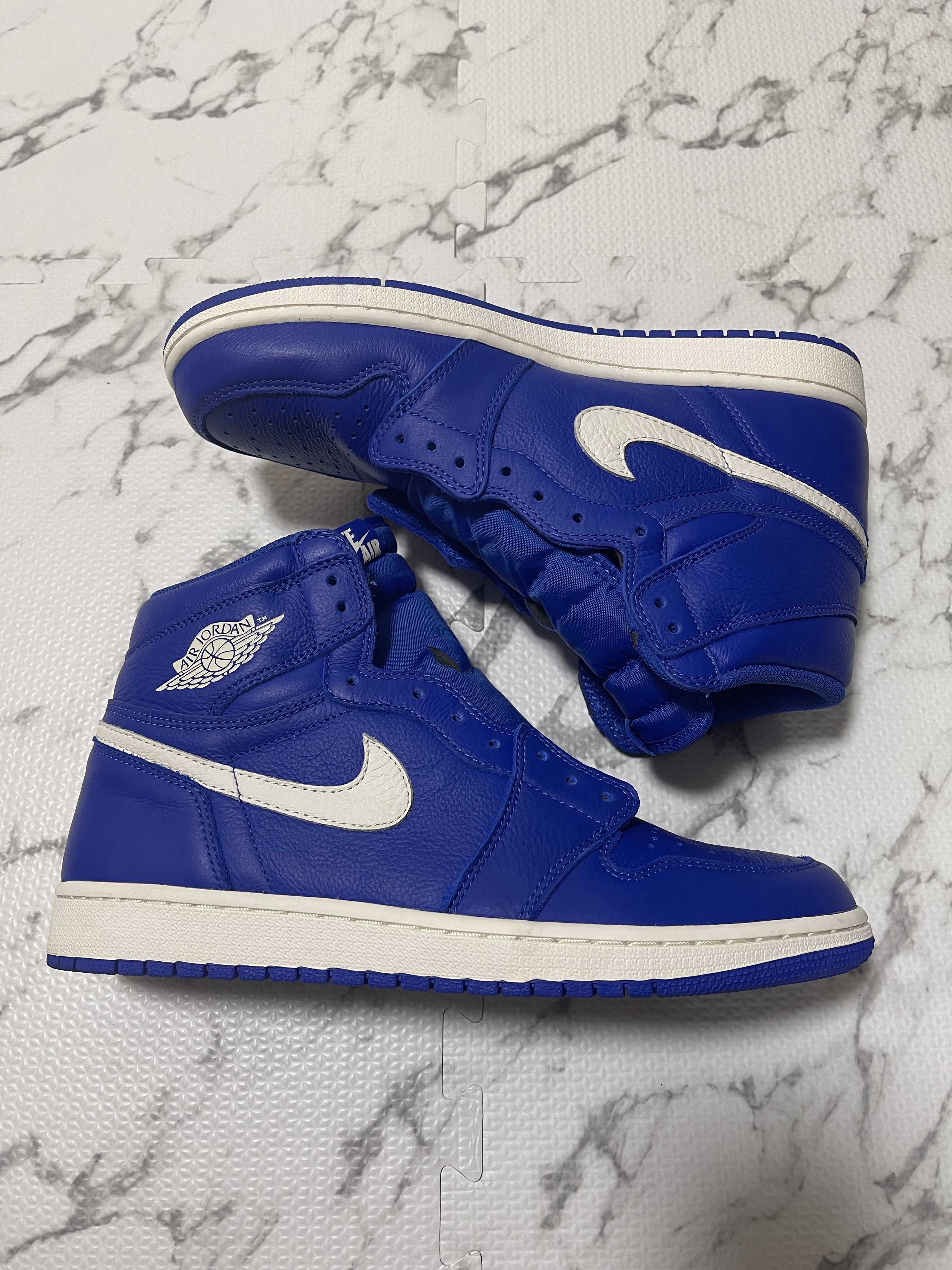 NIKE AIR JORDAN 1 RETRO HIGH "HYPER ROYAL"