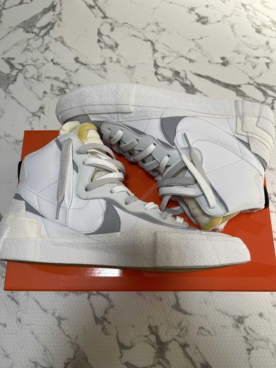 sacai × NIKE BLAZER MID "WHITE/WOLF GREY"