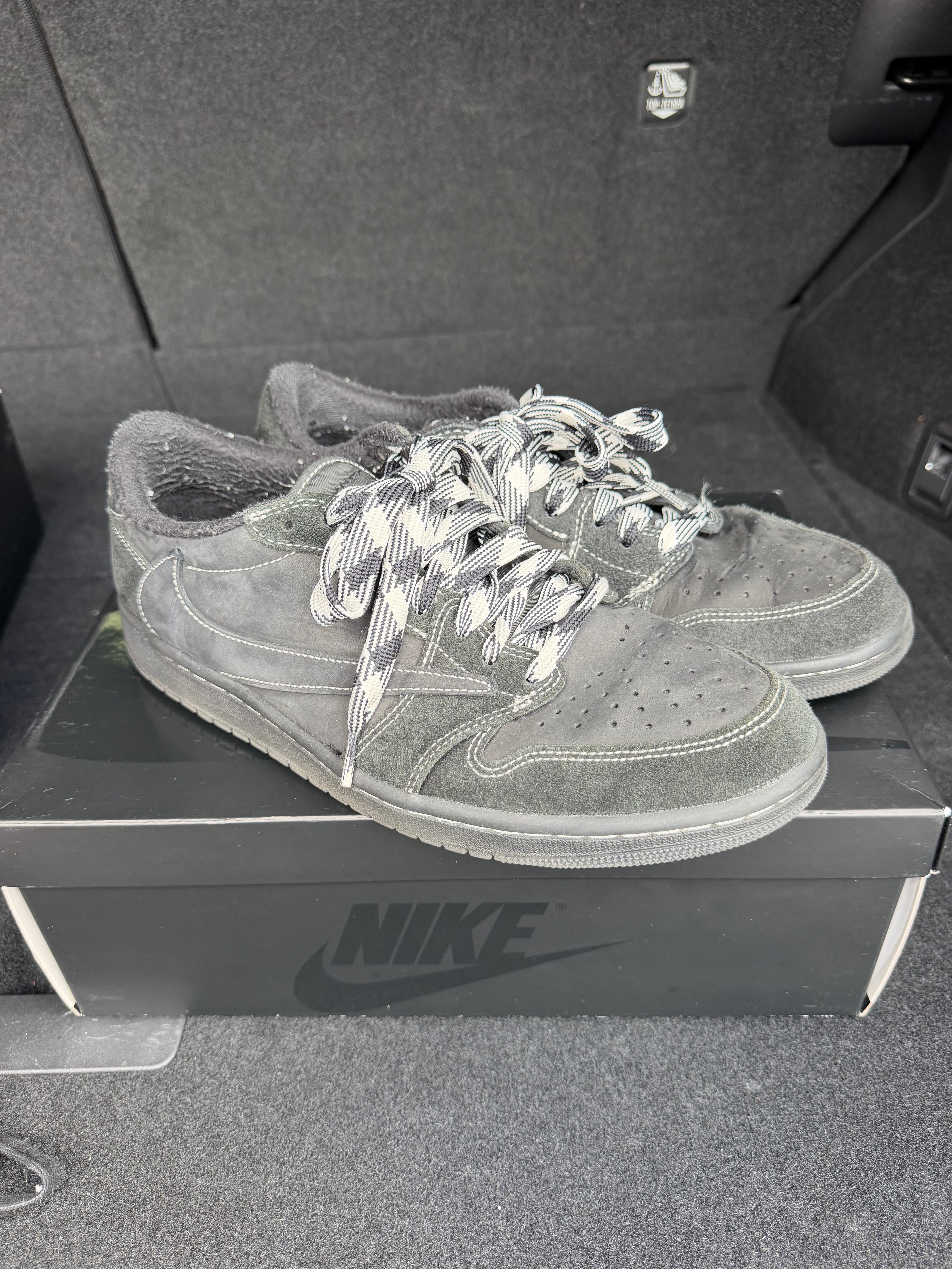 Travis Scott × Nike Air Jordan 1 Low OG SP "Black Phantom"