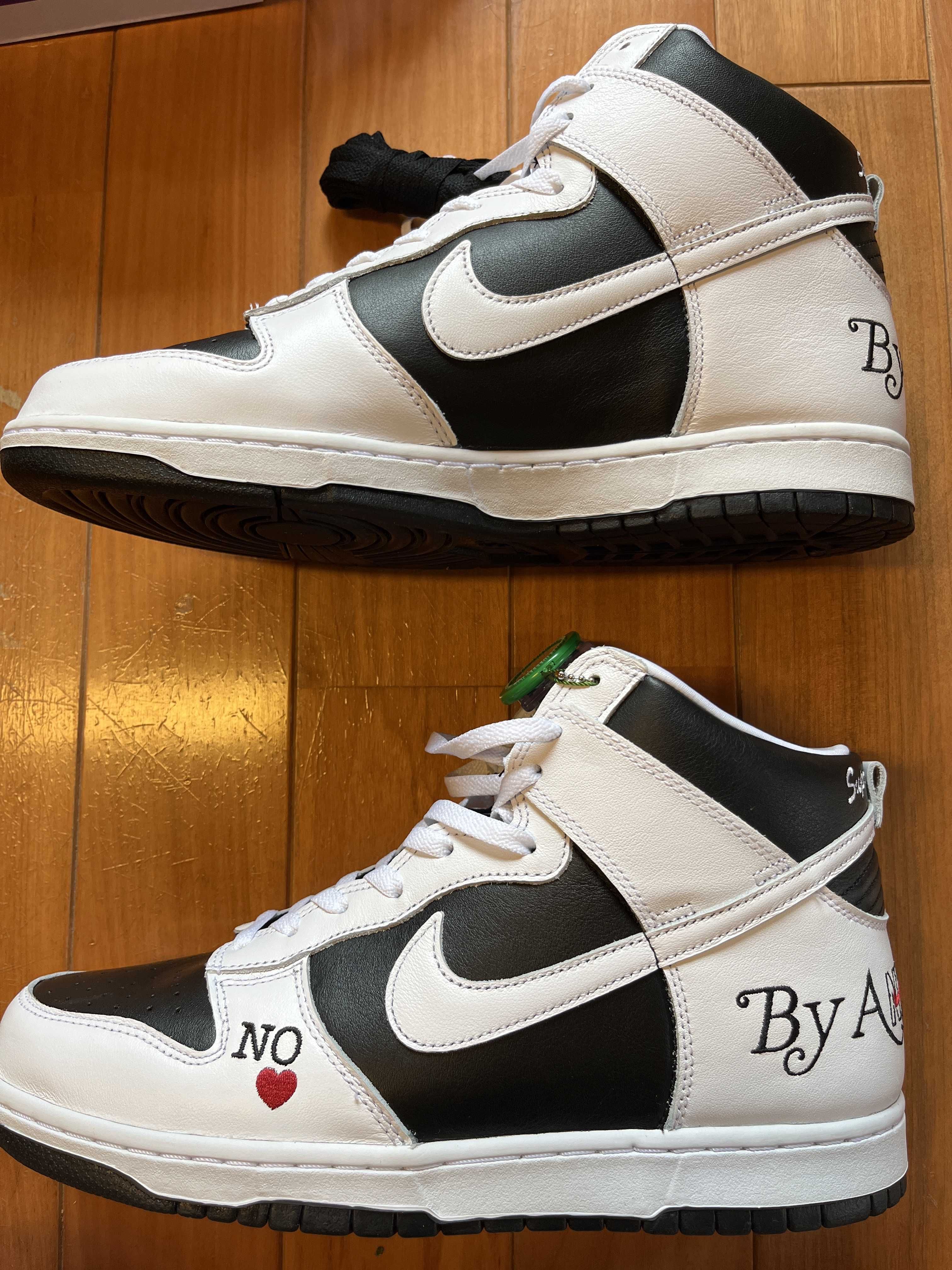 Supreme × Nike SB Dunk High By Any Means "White Black"