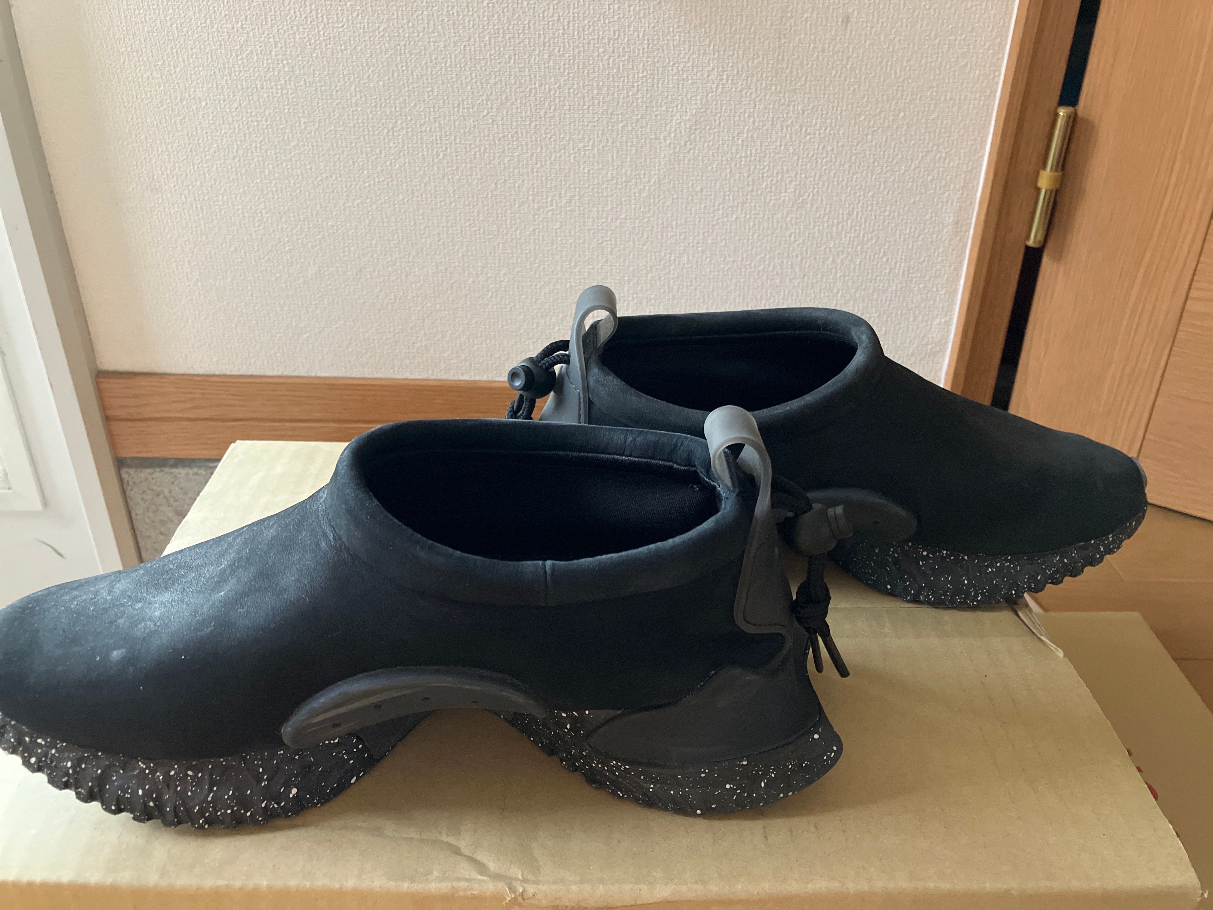 UNDERCOVER × Nike Moc Flow "Black"