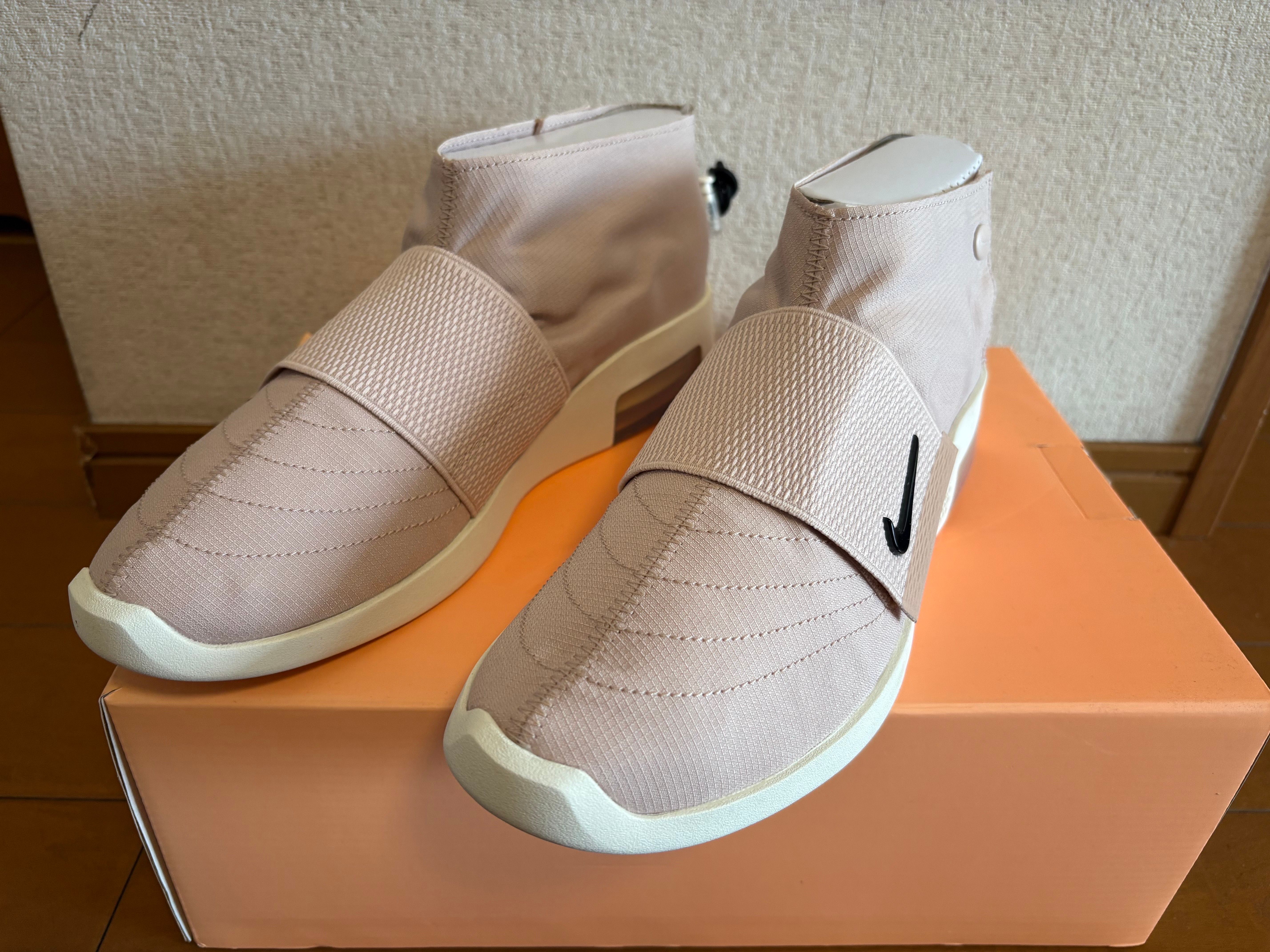 フィアオブゴッド × ナイキ エアモック "パーティクル ベージュ"