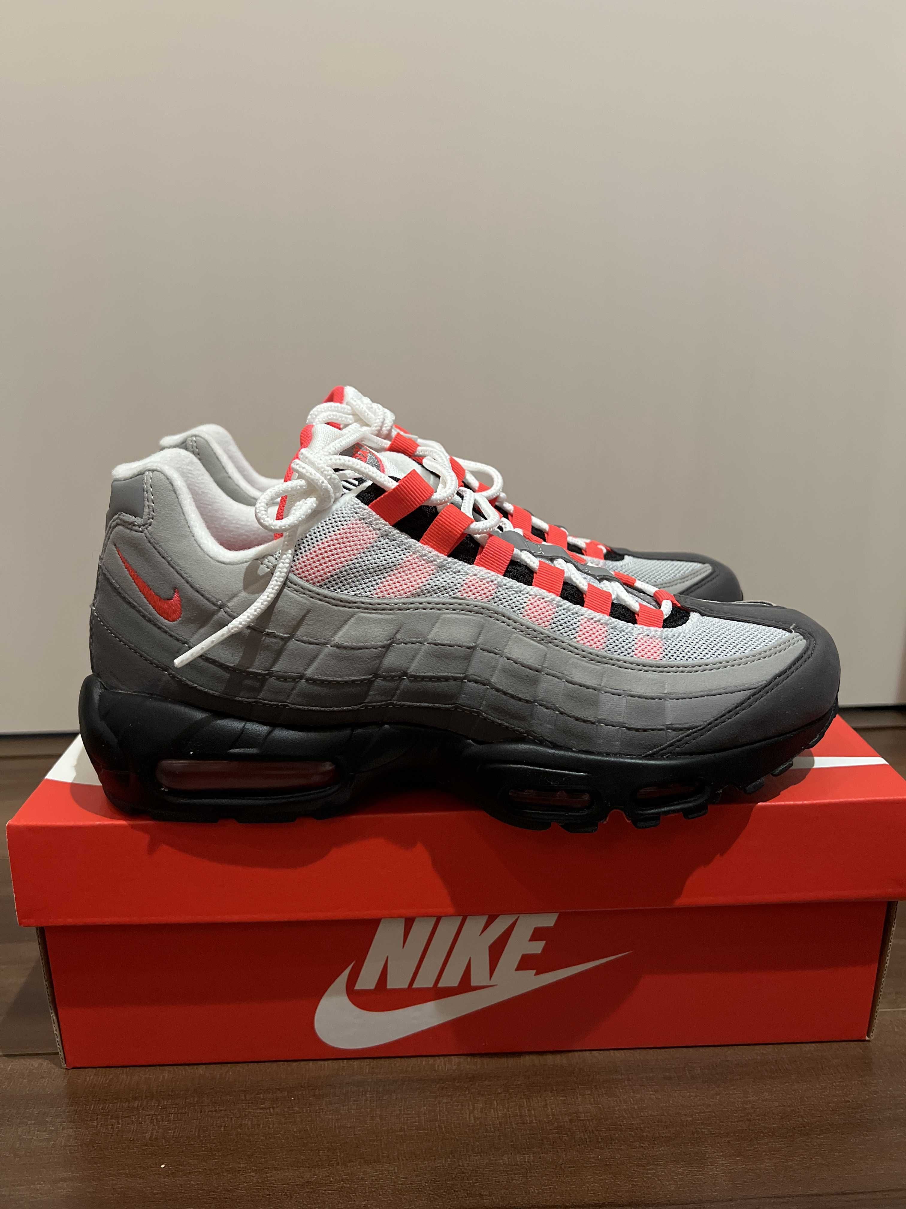 Nike Air Max 95 OG "White/Solar Red"