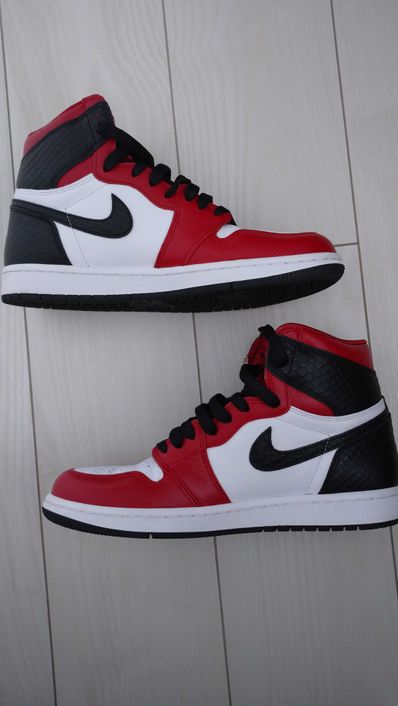 Nike Women's Air Jordan 1 High OG "Satin Red"