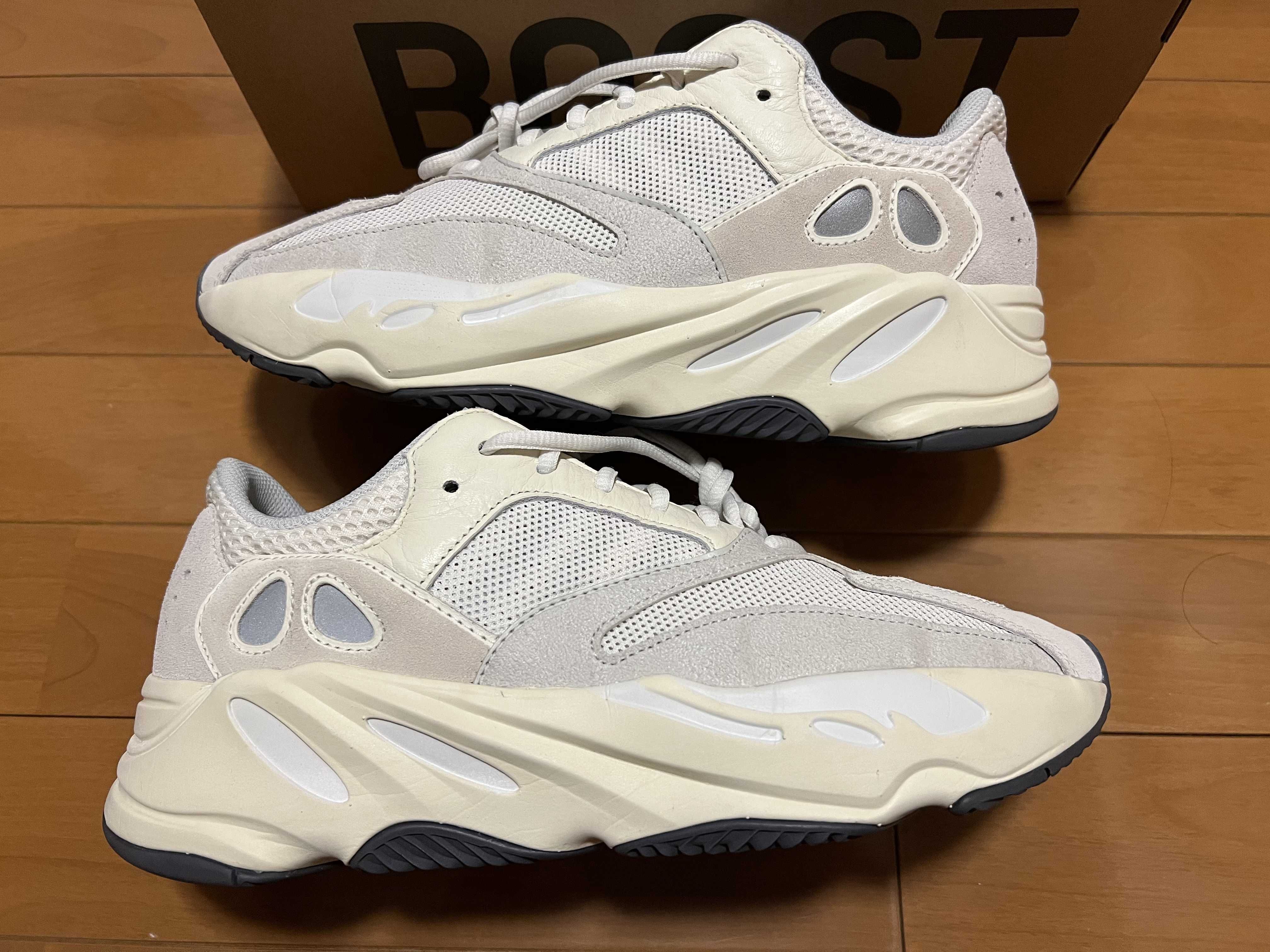 adidas YEEZY Boost 700 "Analog"
