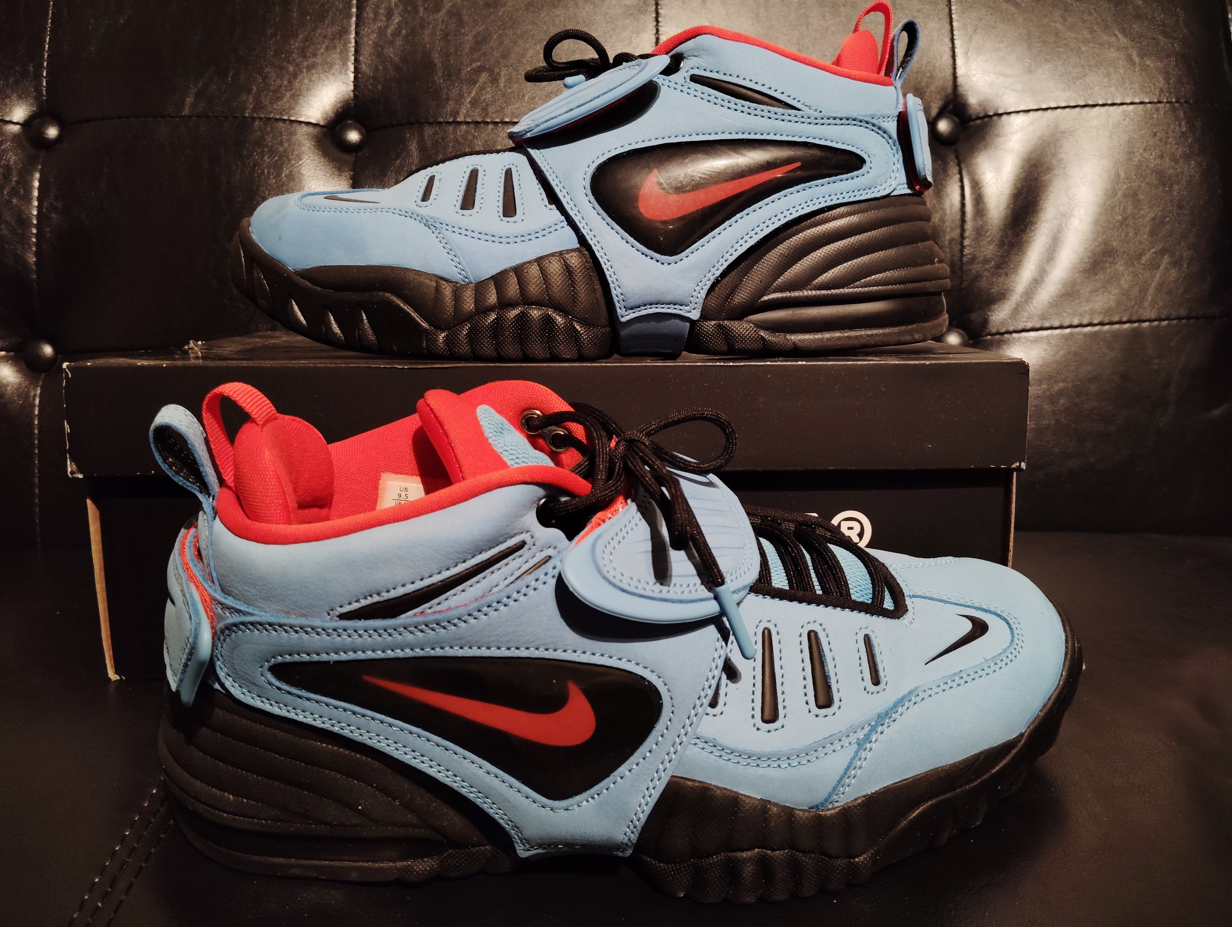 アンブッシュ × ナイキ エアアジャストフォース "ユニバーシティ ブルー アンド ハバネロ レッド"