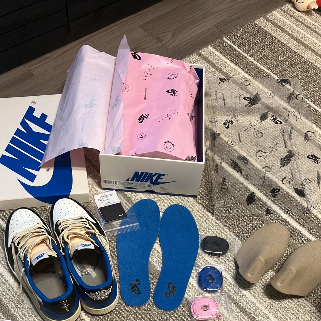 Travis Scott × fragment design × Nike Air Jordan 1 Low OG SP "Military Blue"