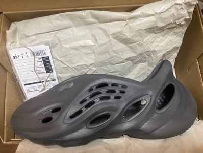 adidas YEEZY Foam Runner "Onyx"