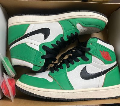 Nike Women's Air Jordan 1 High OG "Lucky Green/White-Sail-Black"