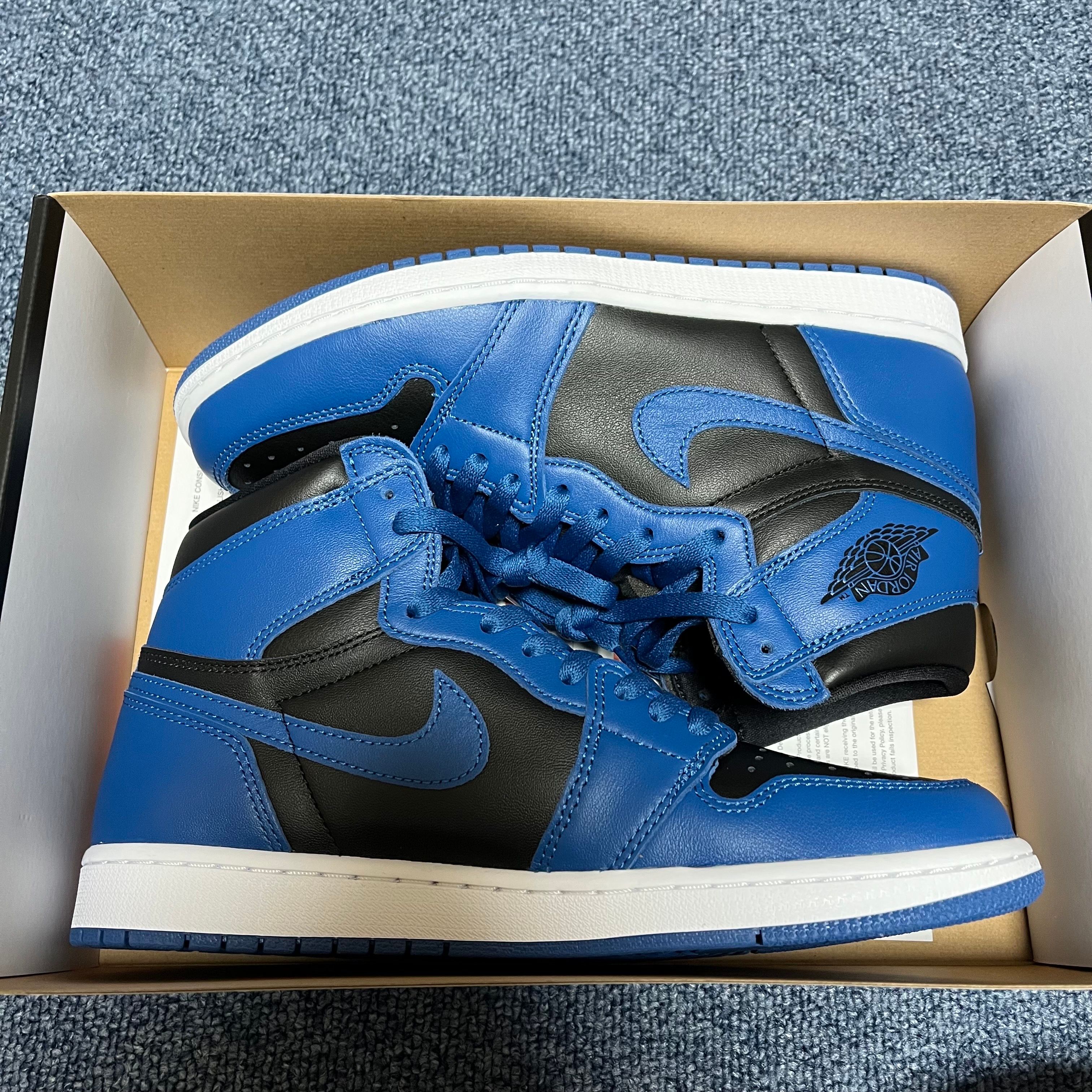 Nike Air Jordan 1 Retro High OG "Dark Marina Blue"