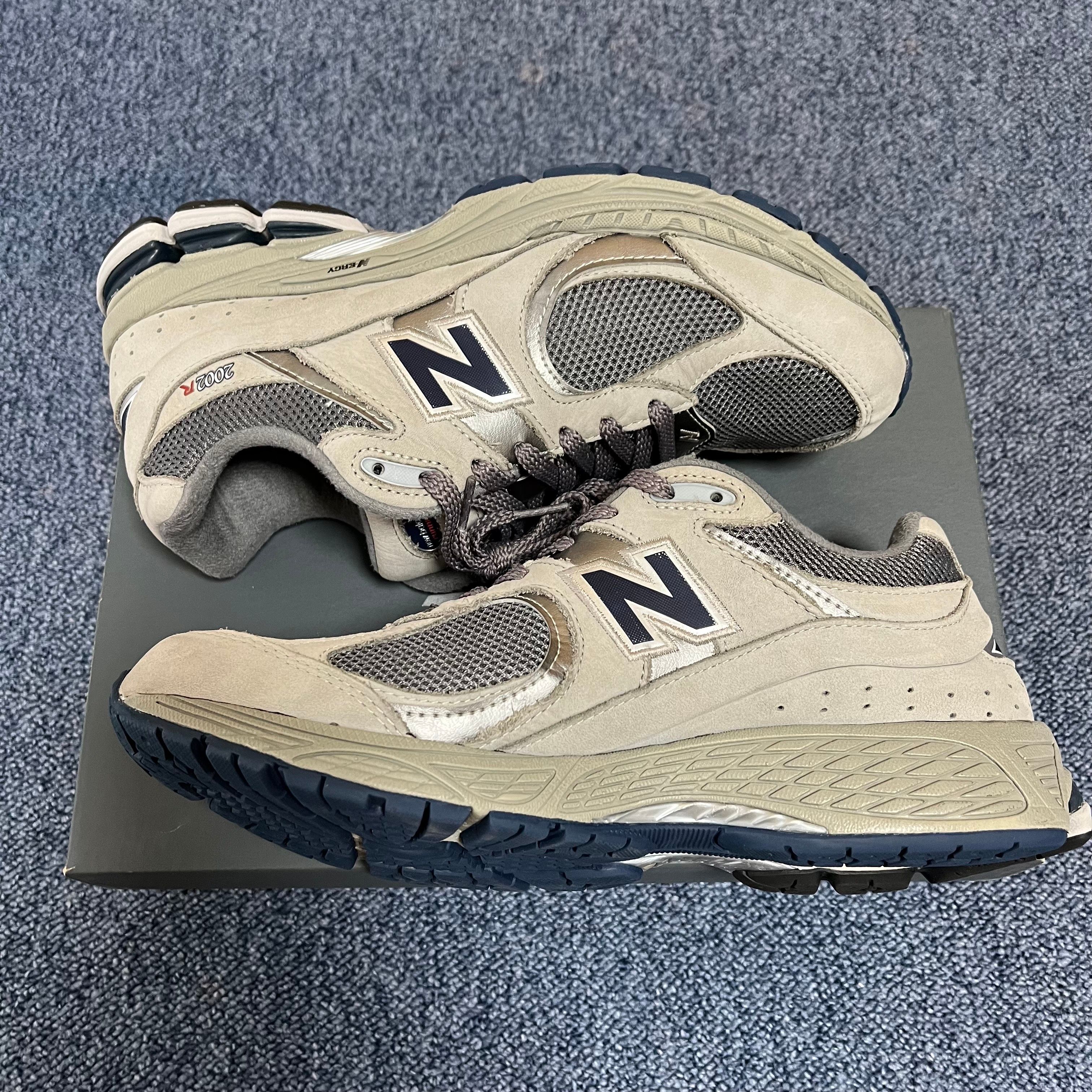 New Balance 2002R "Gray"