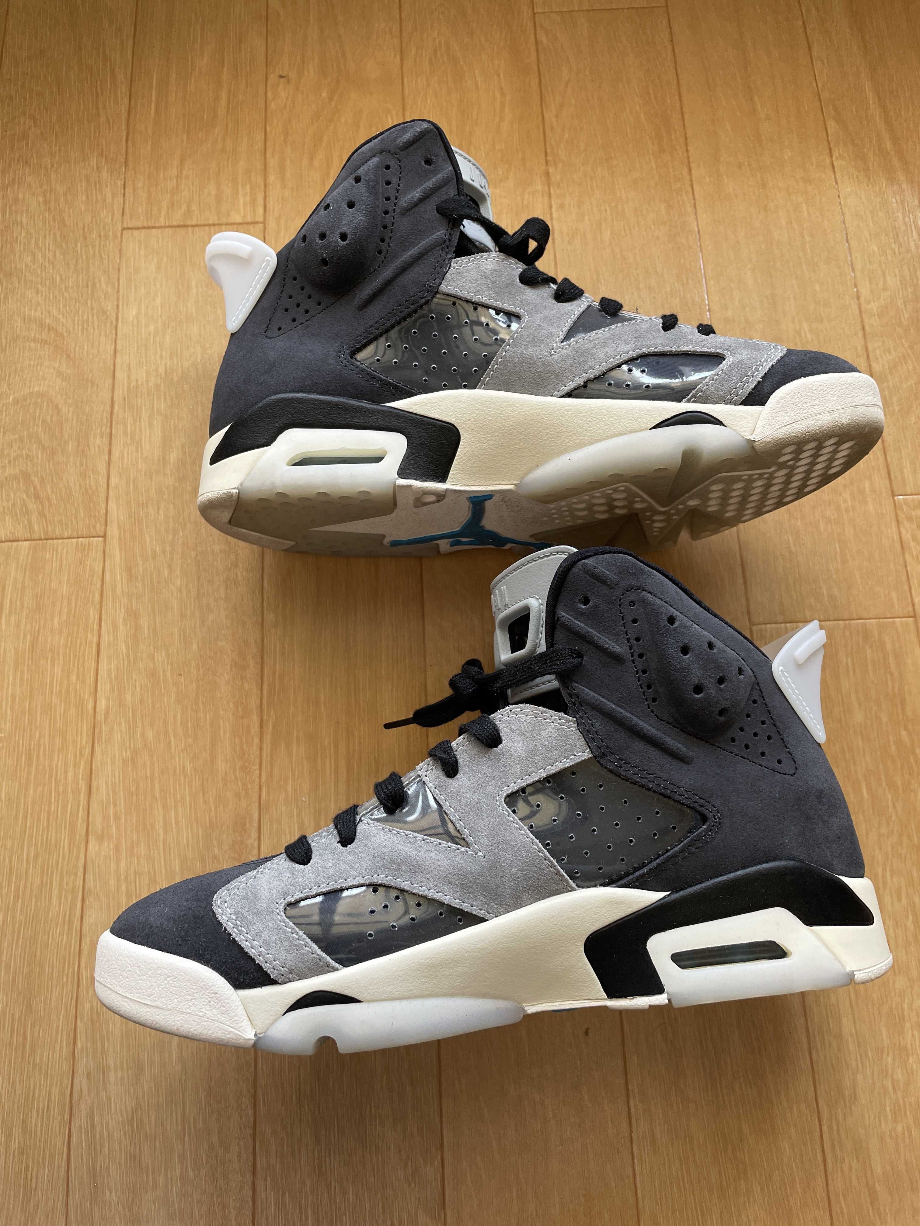 NIike Women's Air Jordan 6 "Smoke Grey"