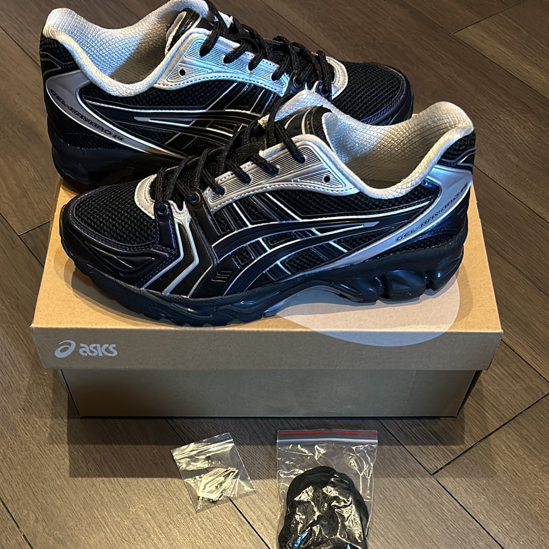 アトモス × アンダーマイカー × アシックス ゲルカヤノ14 "ブラック"